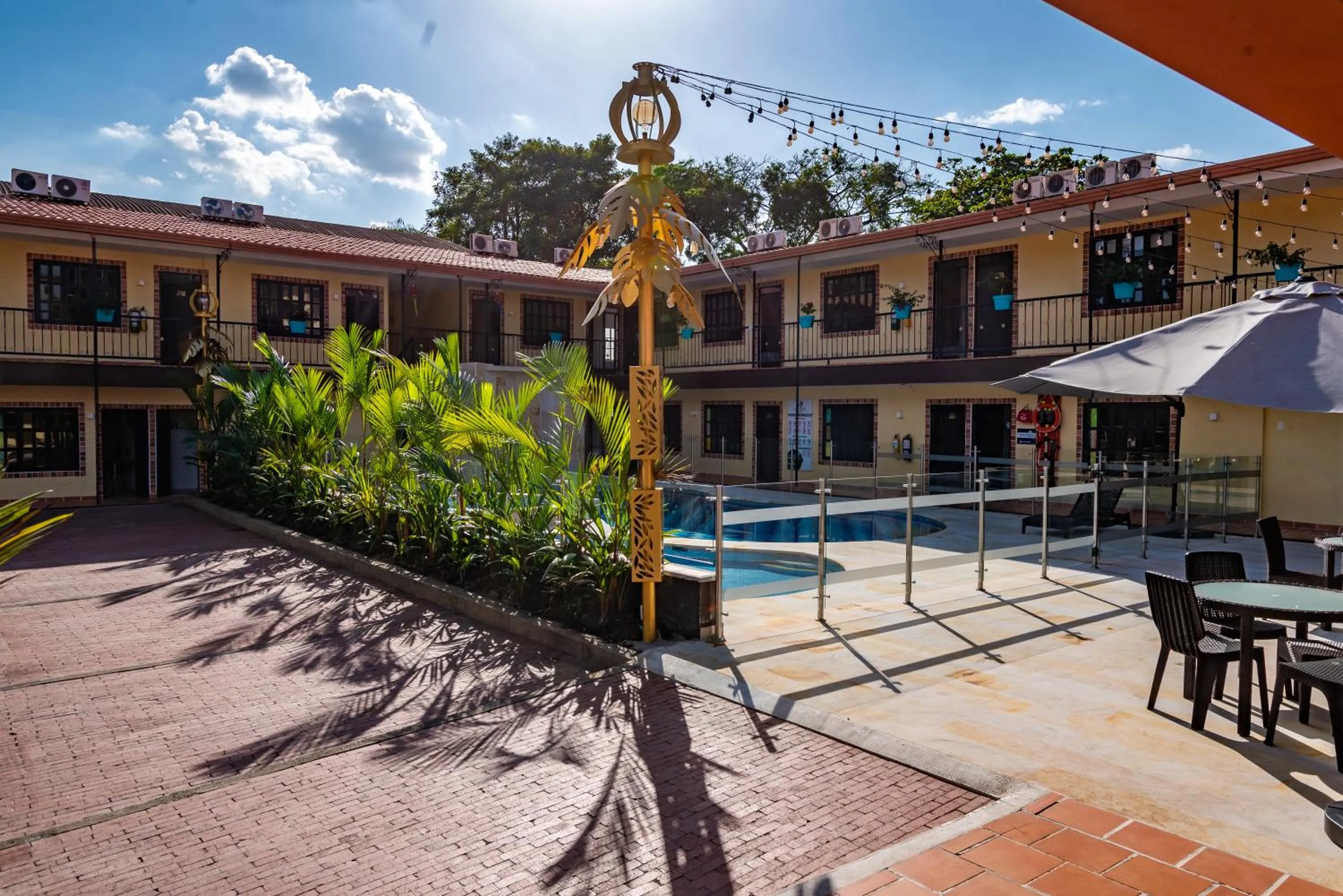 Patio in Hotel Vanguardia Natural