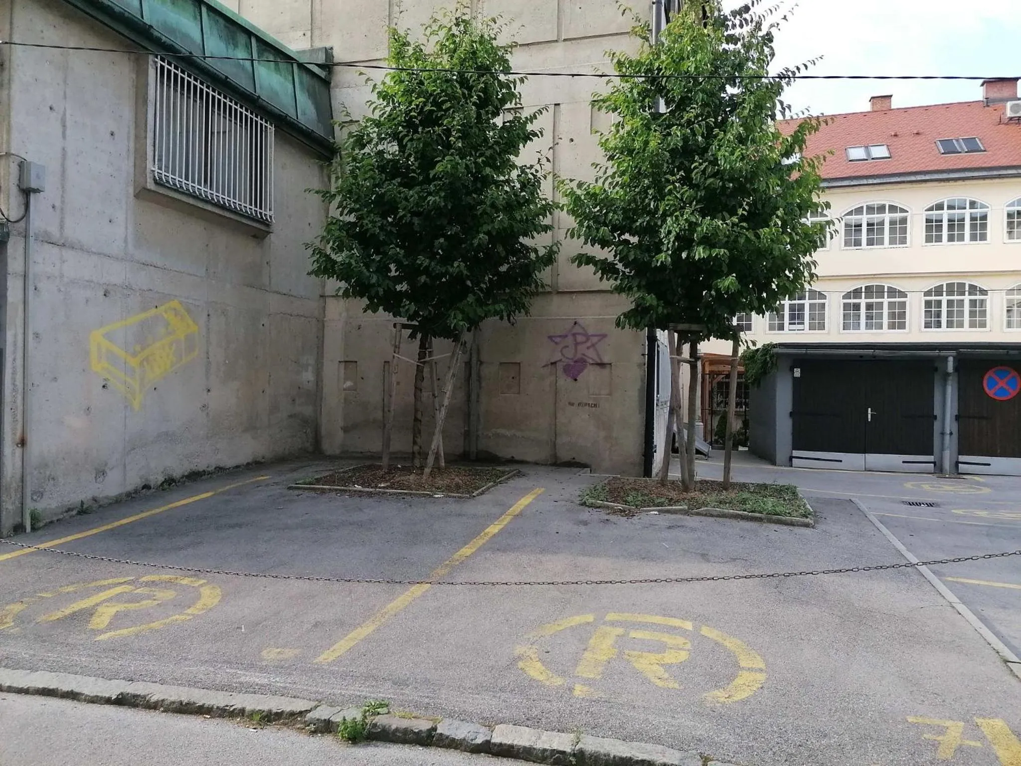 Parking in ATIK ROOMS