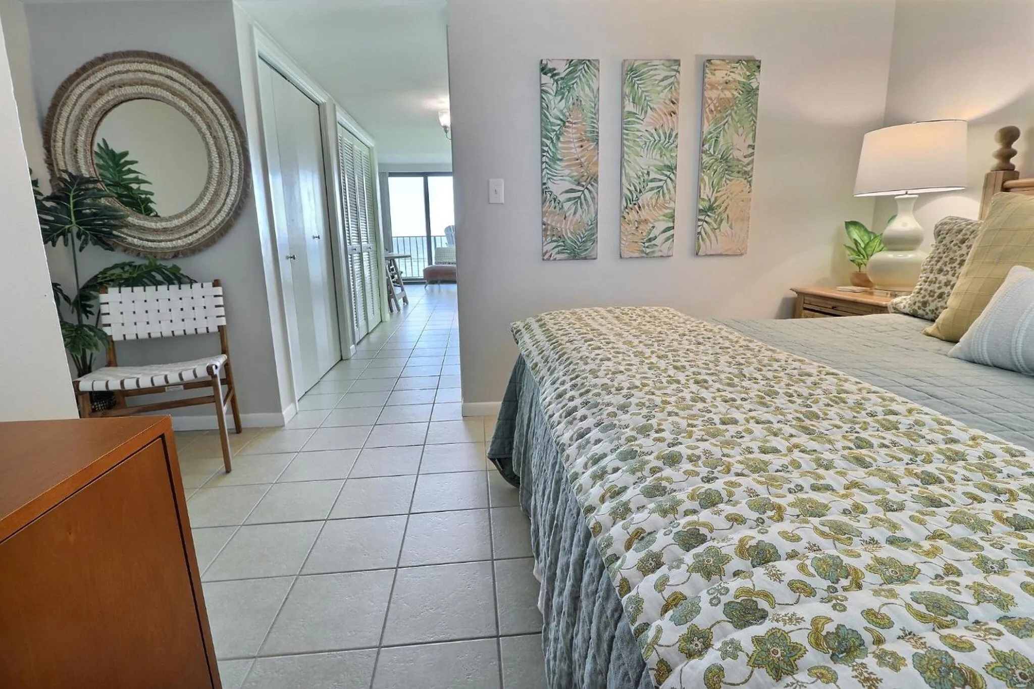 Bedroom, Bed in Island Winds East