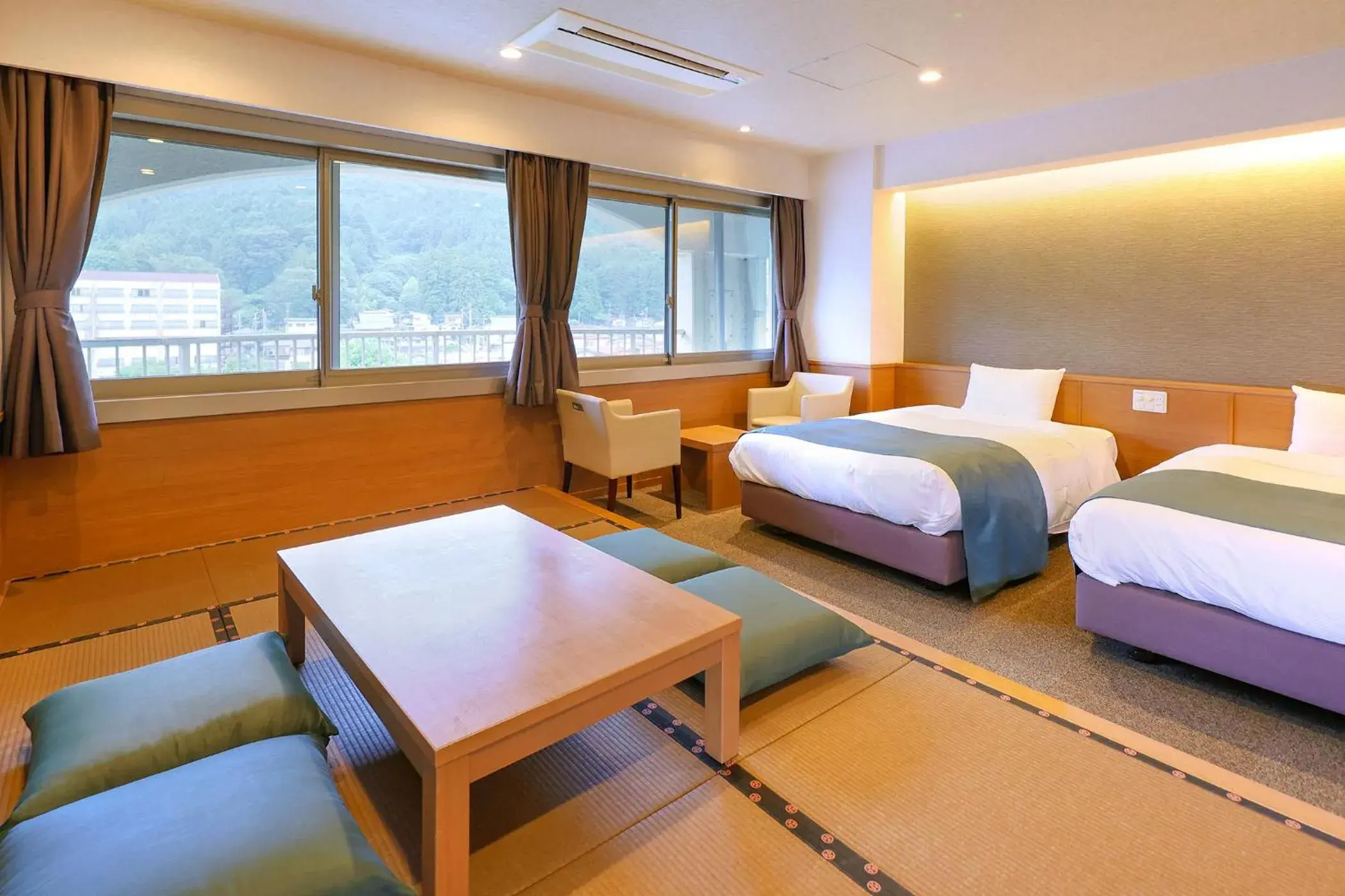 Superior Japanese-Western-Style-Room 35 sqm & Twin Room - Non-Smoking - Shower Only in Ooedo Onsen Monogatari Premium Kinugawa Kanko Hotel Superior Japanese-Western-Style-Room 35 sqm & Twin Room - Non-Smoking - Shower Only in Ooedo Onsen Monogatari Premium Kinugawa Kanko Hotel