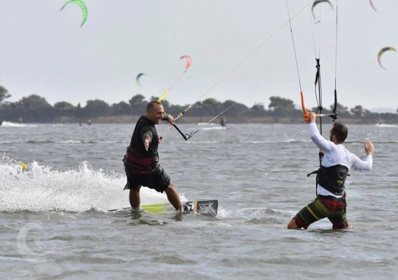 People in Kite Hub Lo Stagnone