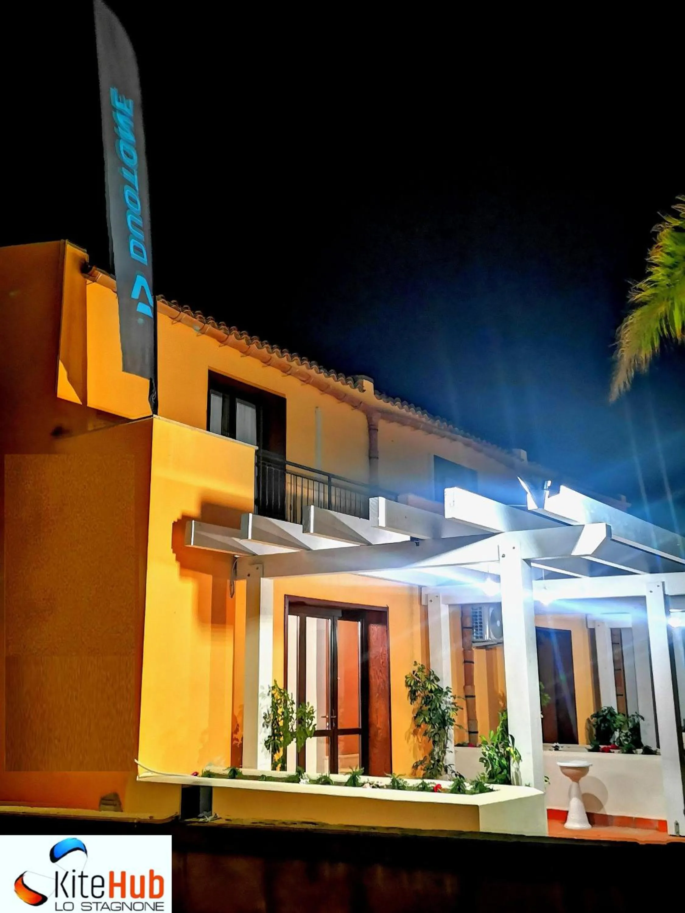 Property building in Kite Hub Lo Stagnone