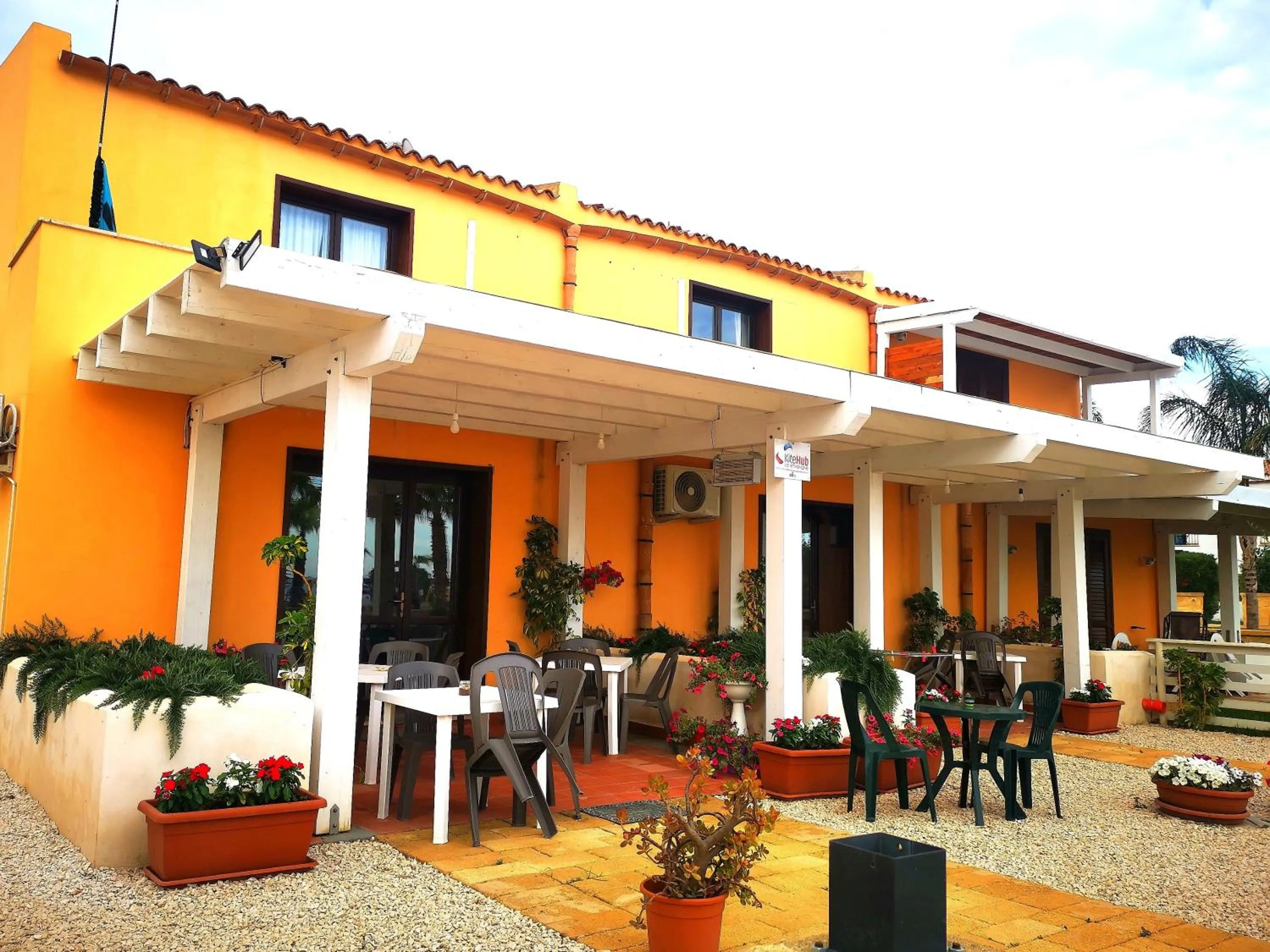 Property building in Kite Hub Lo Stagnone