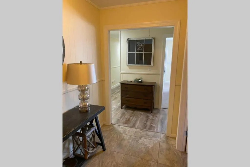 Facade/entrance in The Crimson - Game Day Rental