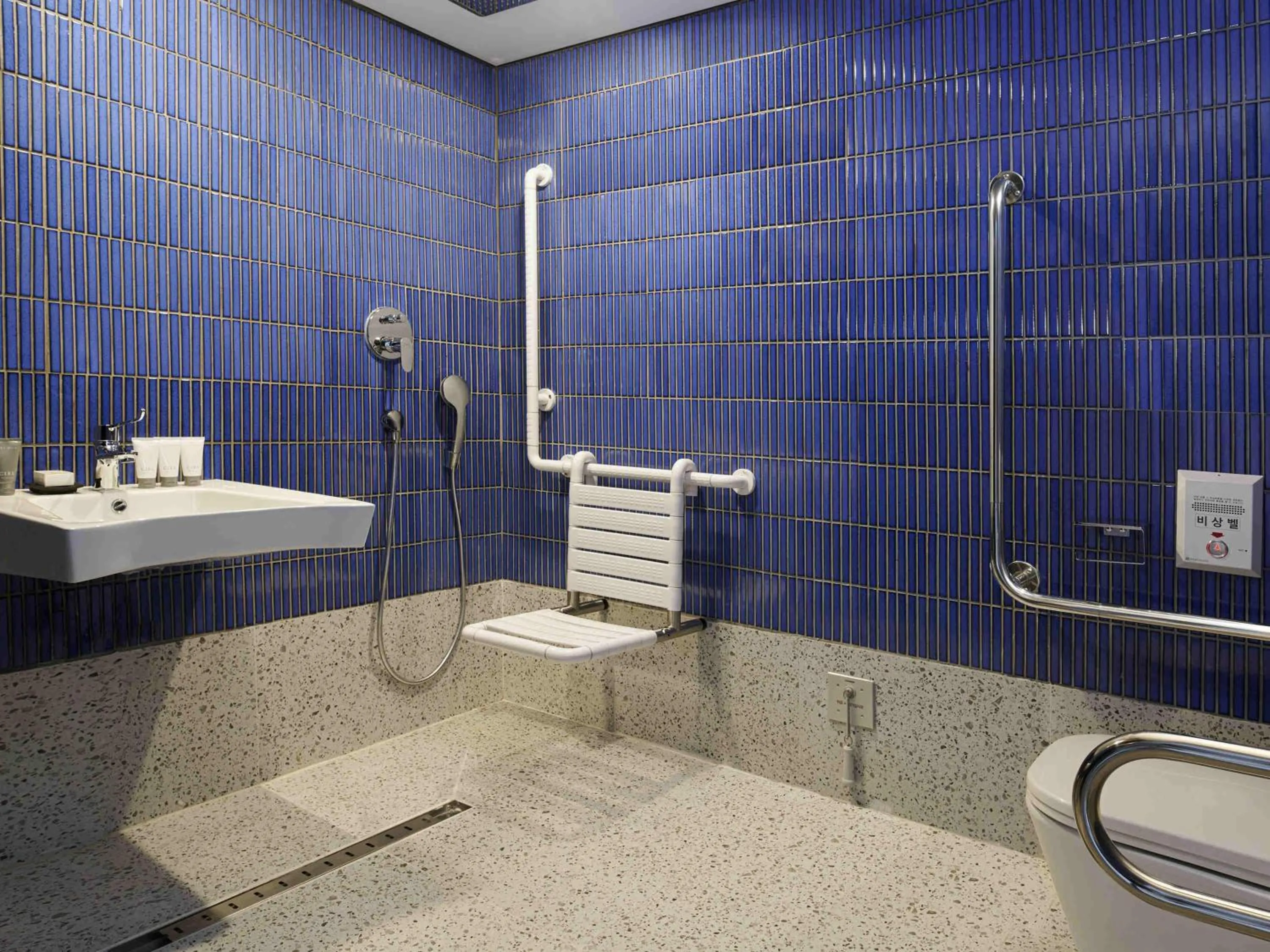 Bedroom in Mondrian Seoul Itaewon