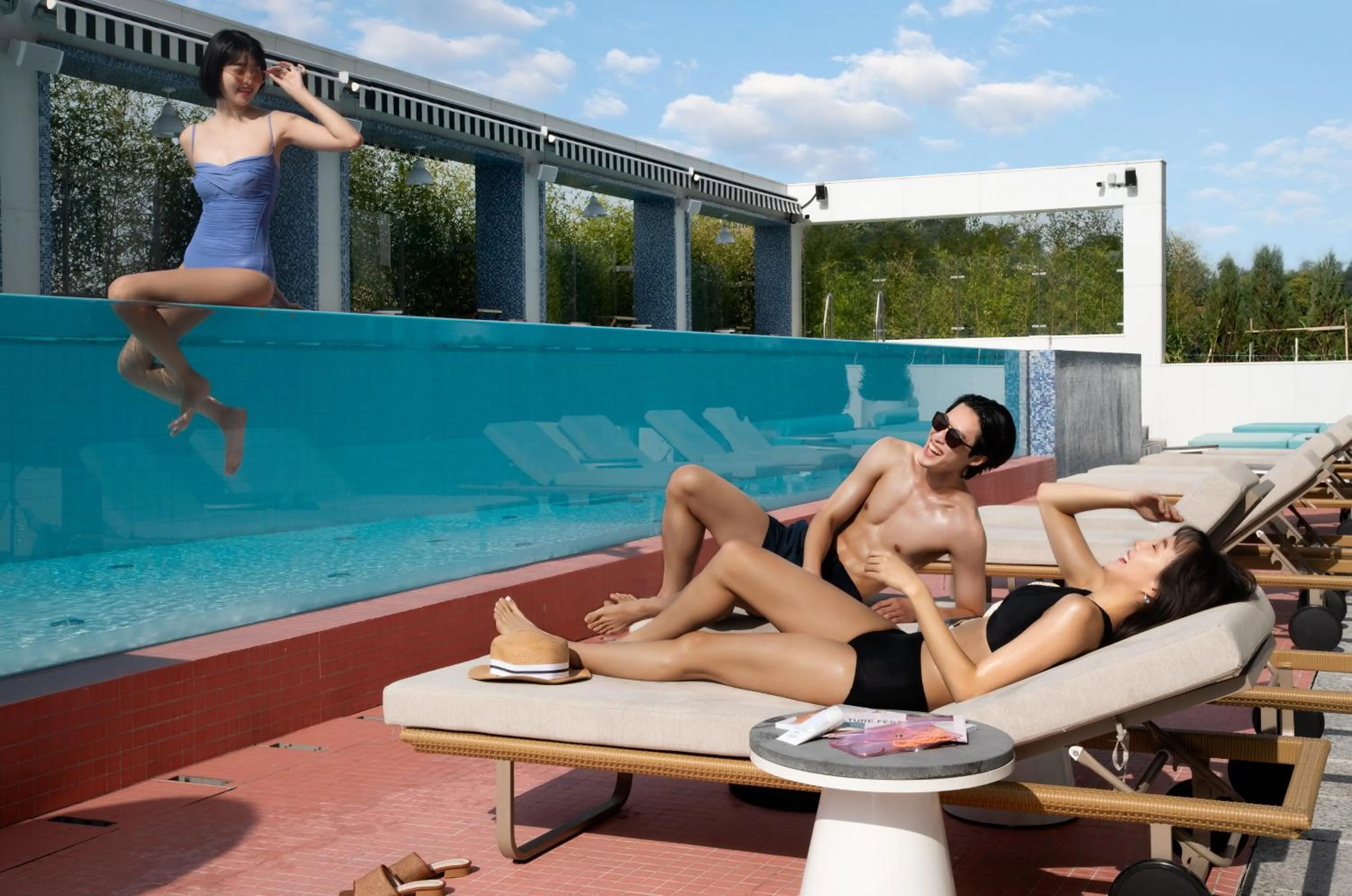 Swimming pool in Mondrian Seoul Itaewon