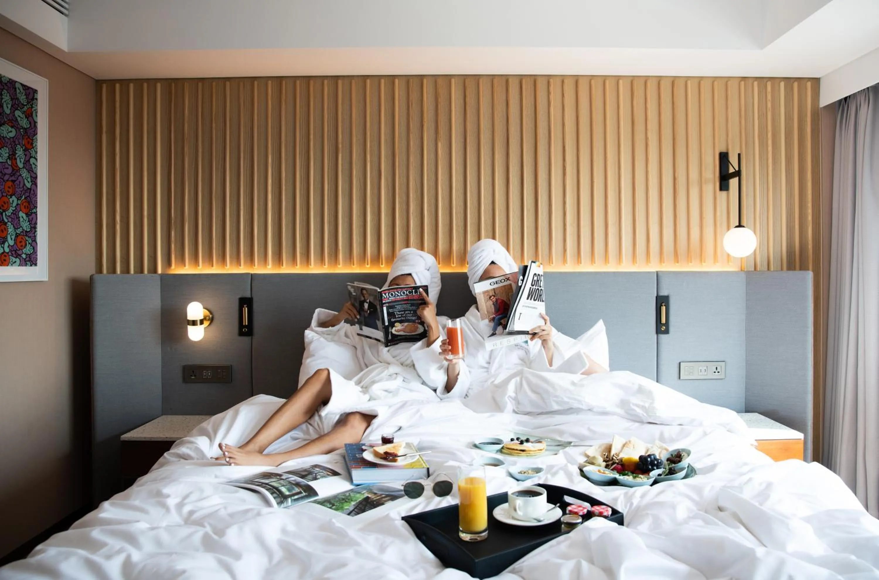 room service, Bed in Mondrian Seoul Itaewon