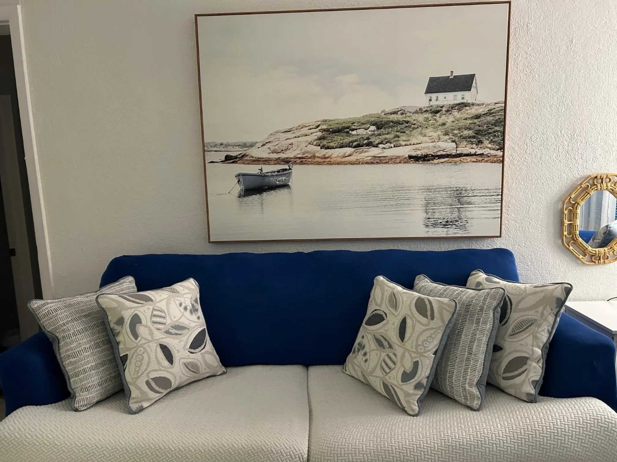 Living room in Mermaid's Cottage