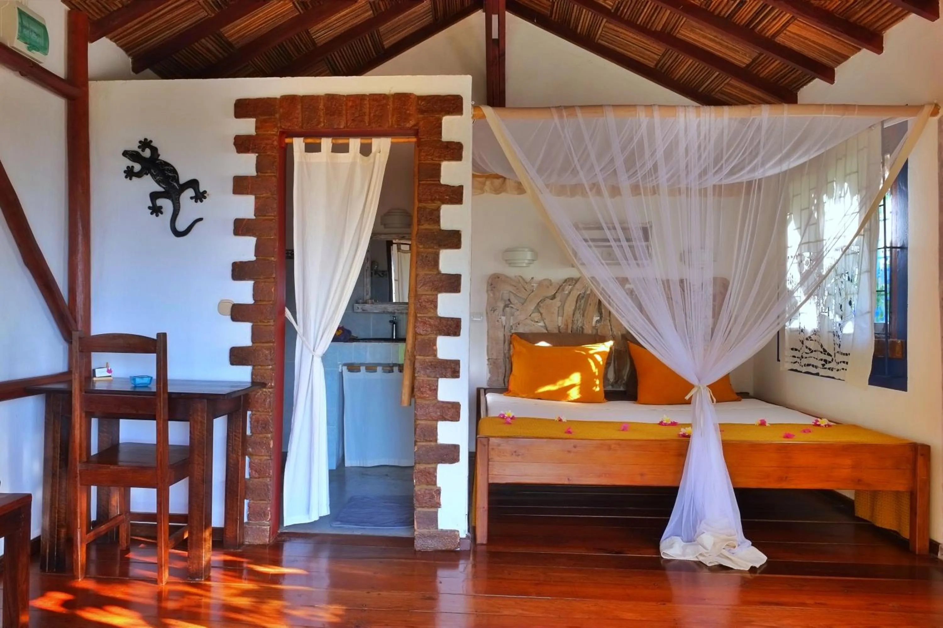 Bedroom, Bed in Le Grand Bleu