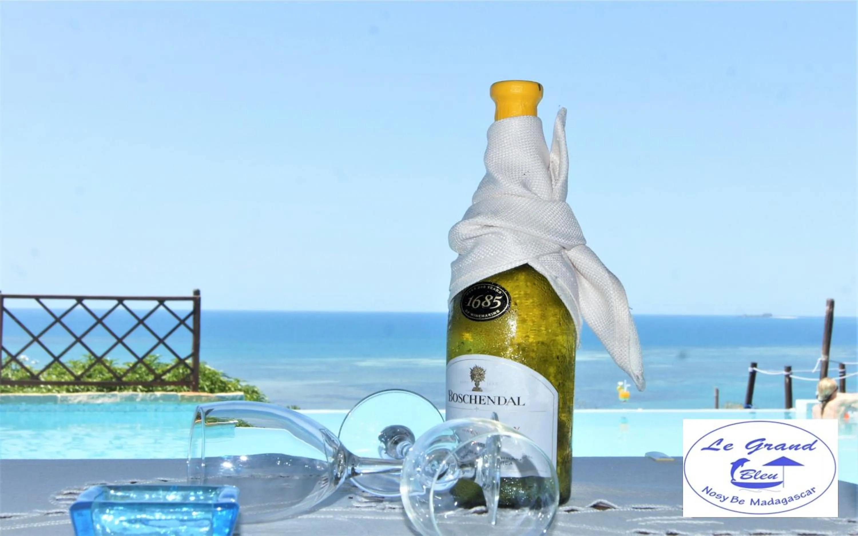 Restaurant/places to eat in Le Grand Bleu