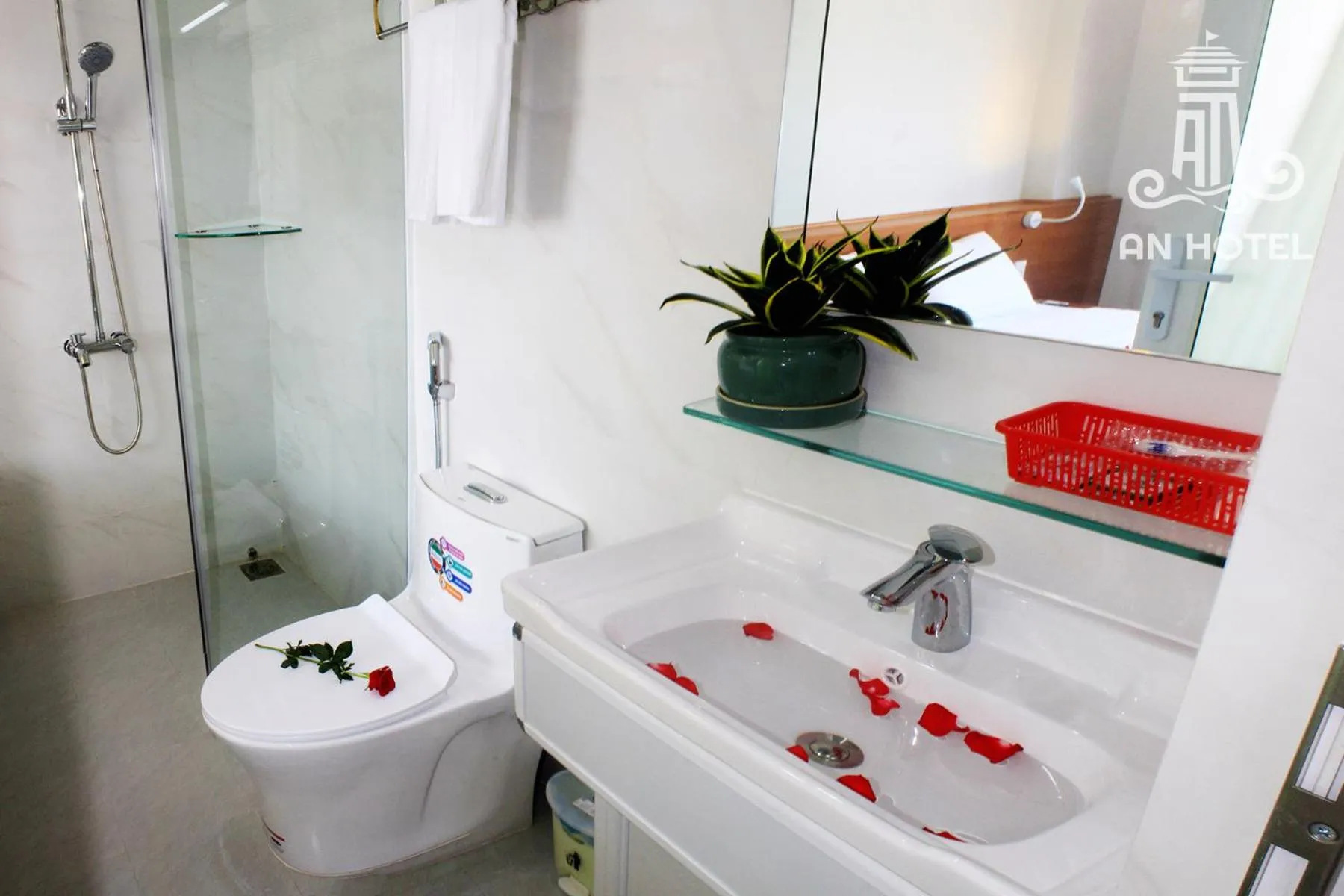 Shower in An Hotel Phan Thiết