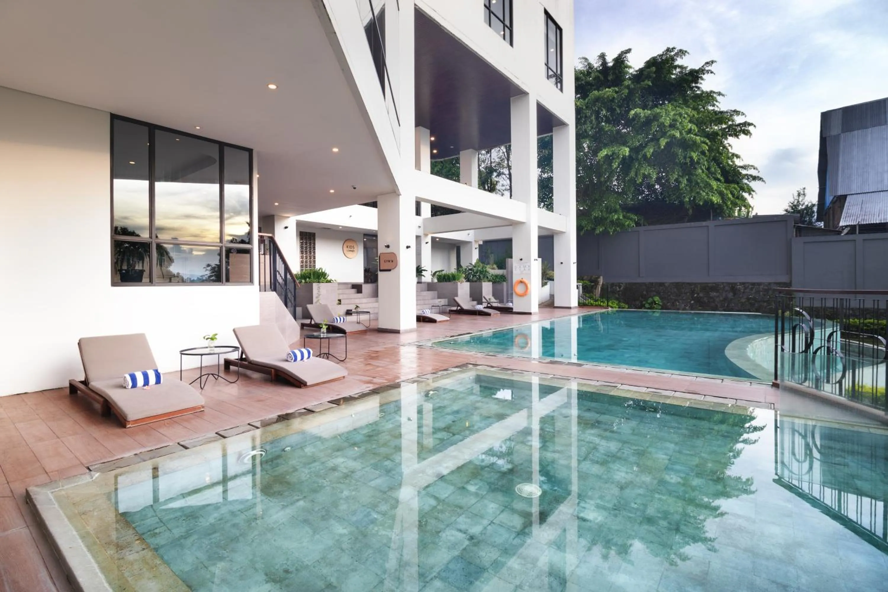 Pool view in Luwansa Hotel and Convention Center Manado