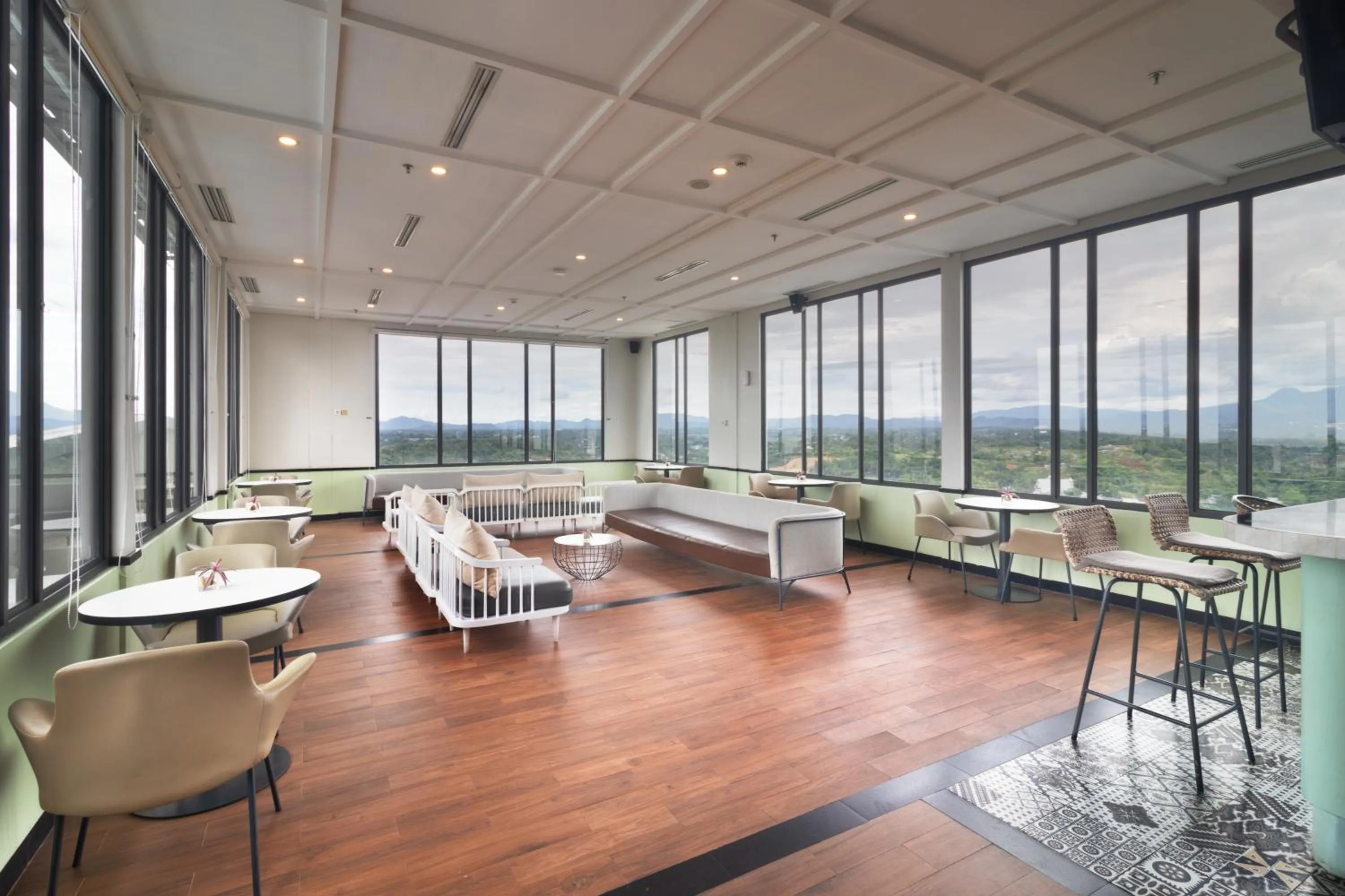 Lounge or bar in Luwansa Hotel and Convention Center Manado