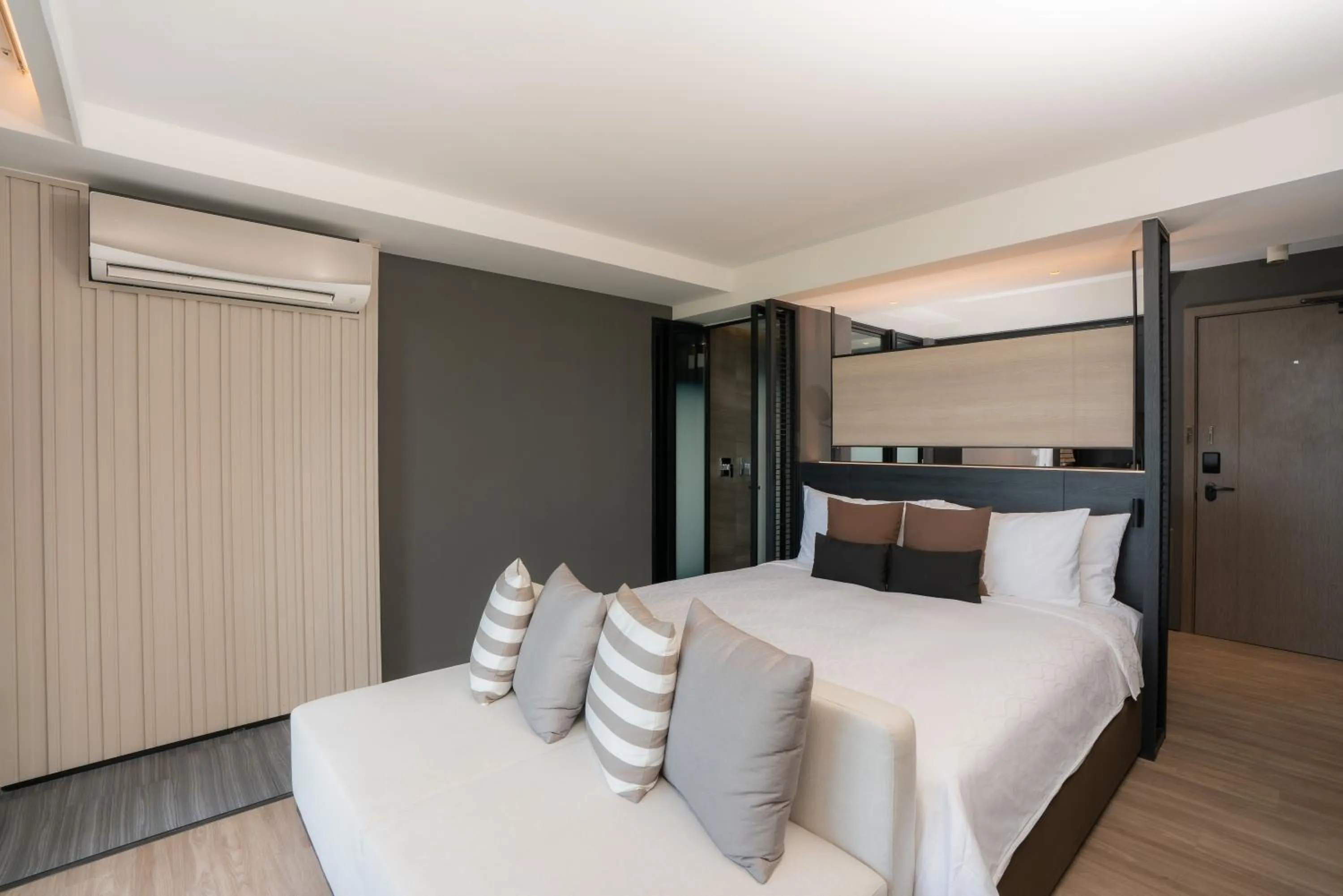 Bedroom, Bed in Bayphere Hotel Pattaya JC