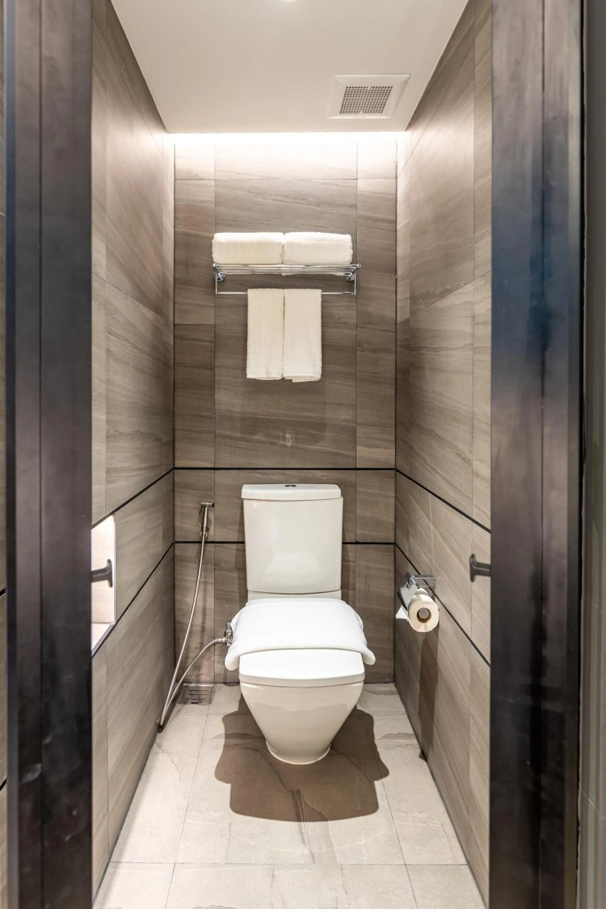 Toilet in Bayphere Hotel Pattaya JC