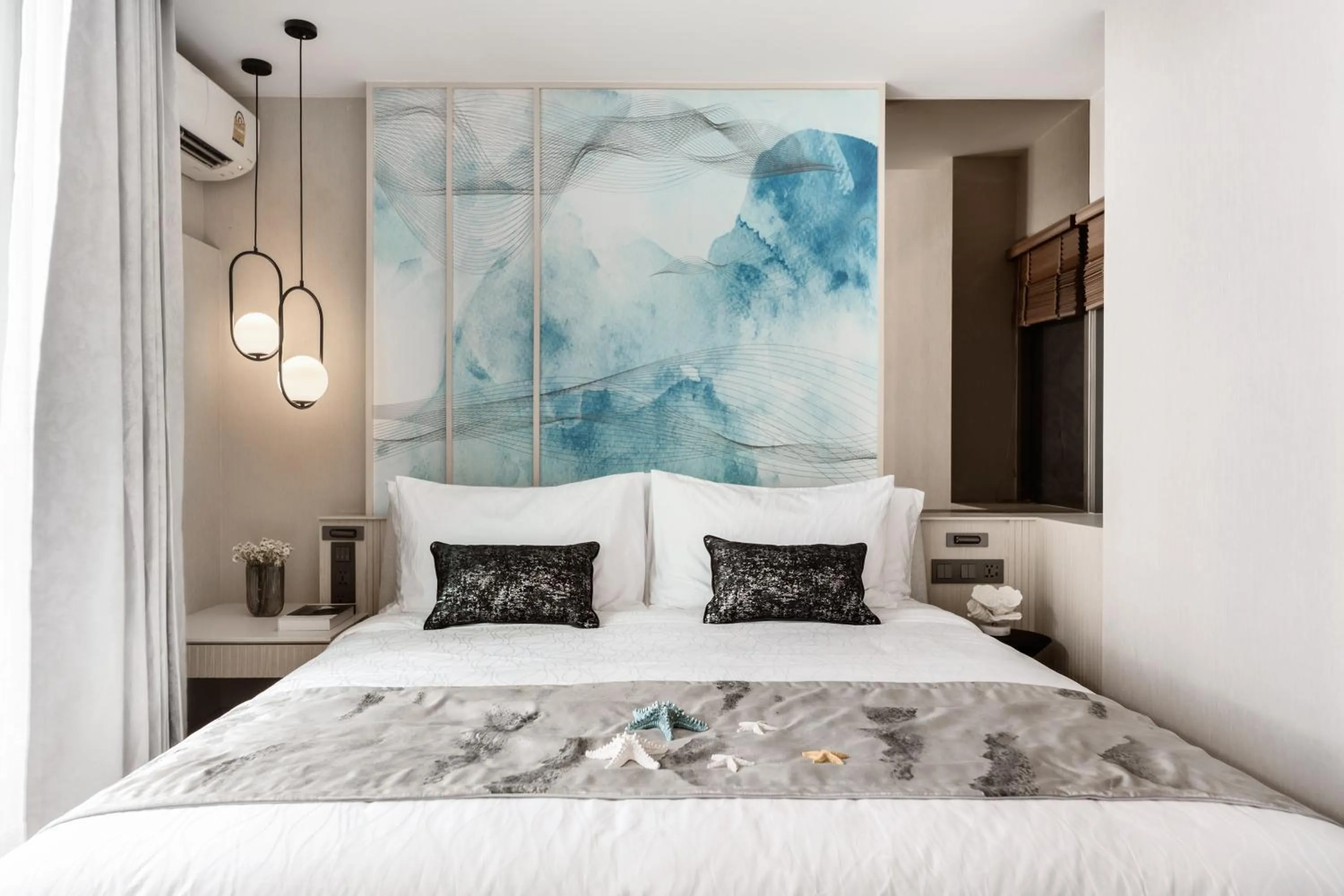 Bed in Bayphere Hotel Pattaya JC