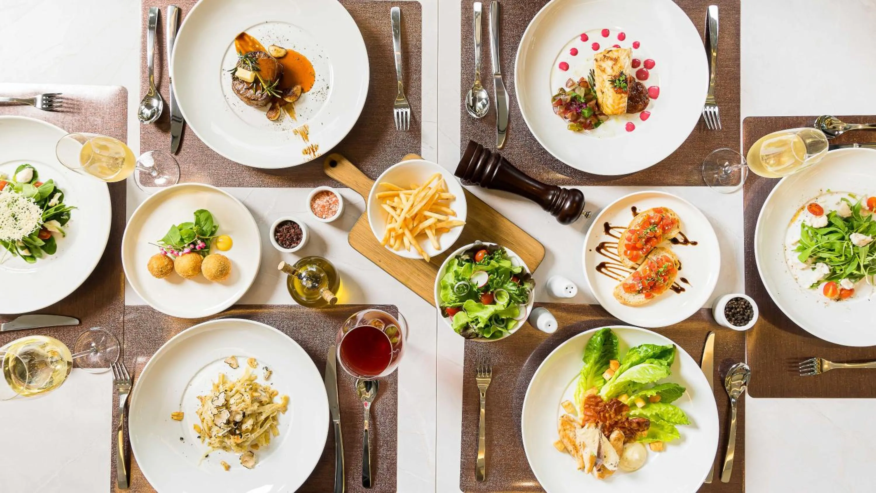 Food and drinks in Bayphere Hotel Pattaya JC