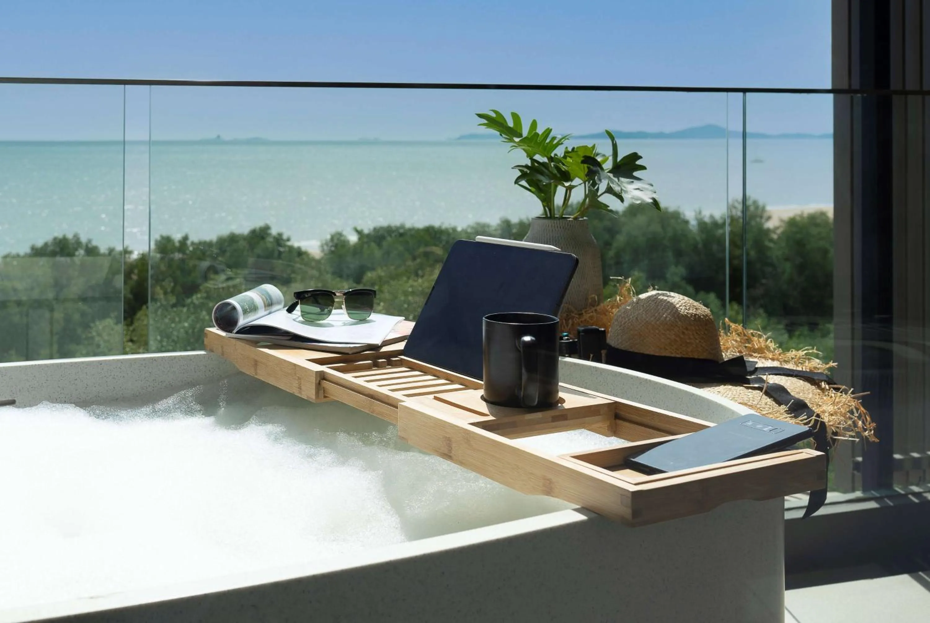 Bedroom in Bayphere Hotel Pattaya JC