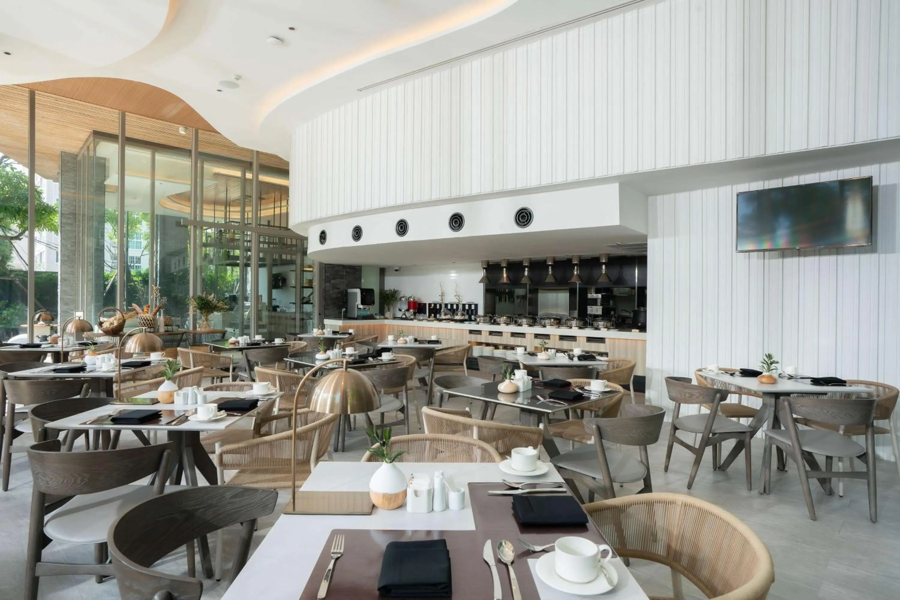 Restaurant/places to eat in Bayphere Hotel Pattaya JC