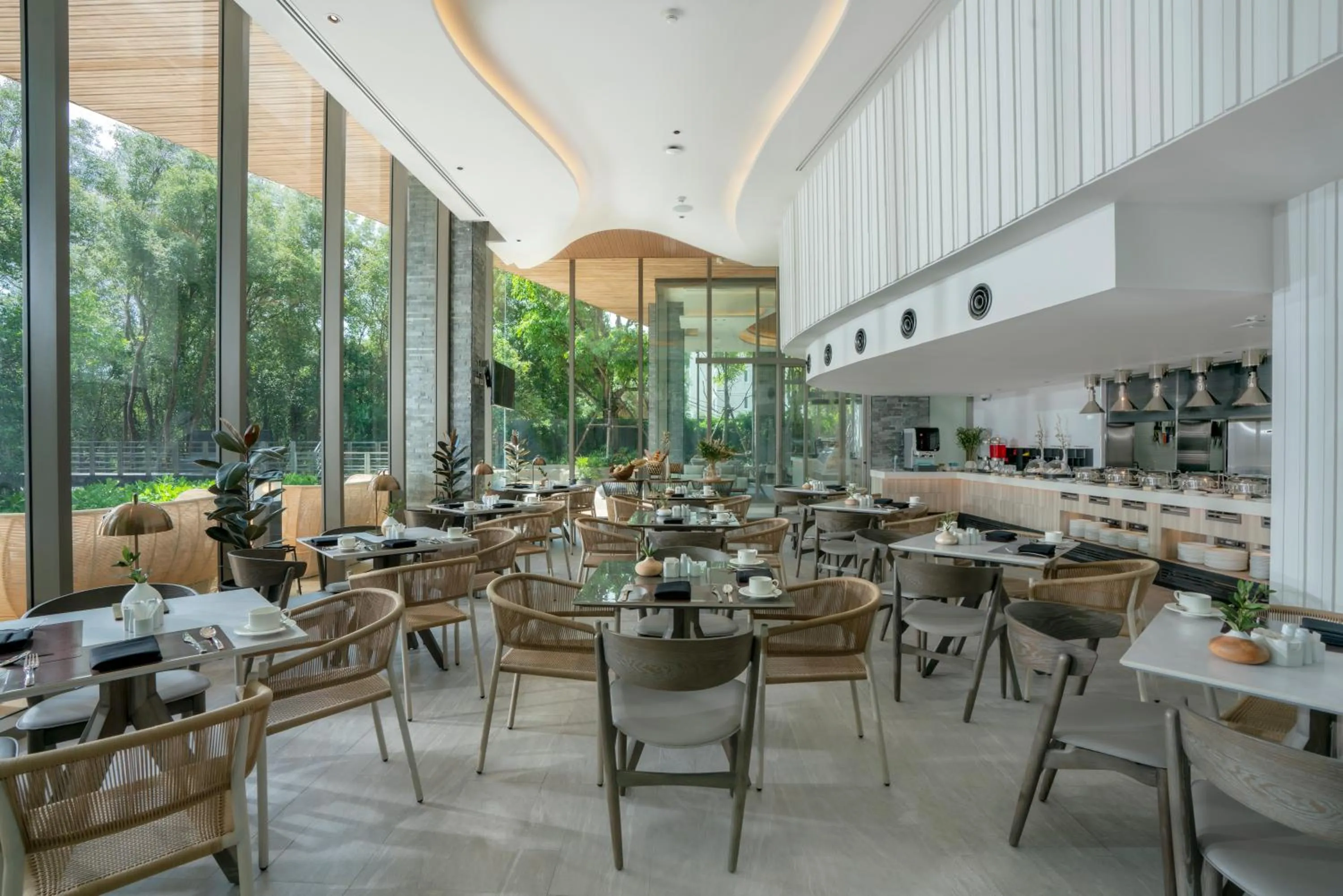 Restaurant/places to eat in Bayphere Hotel Pattaya JC