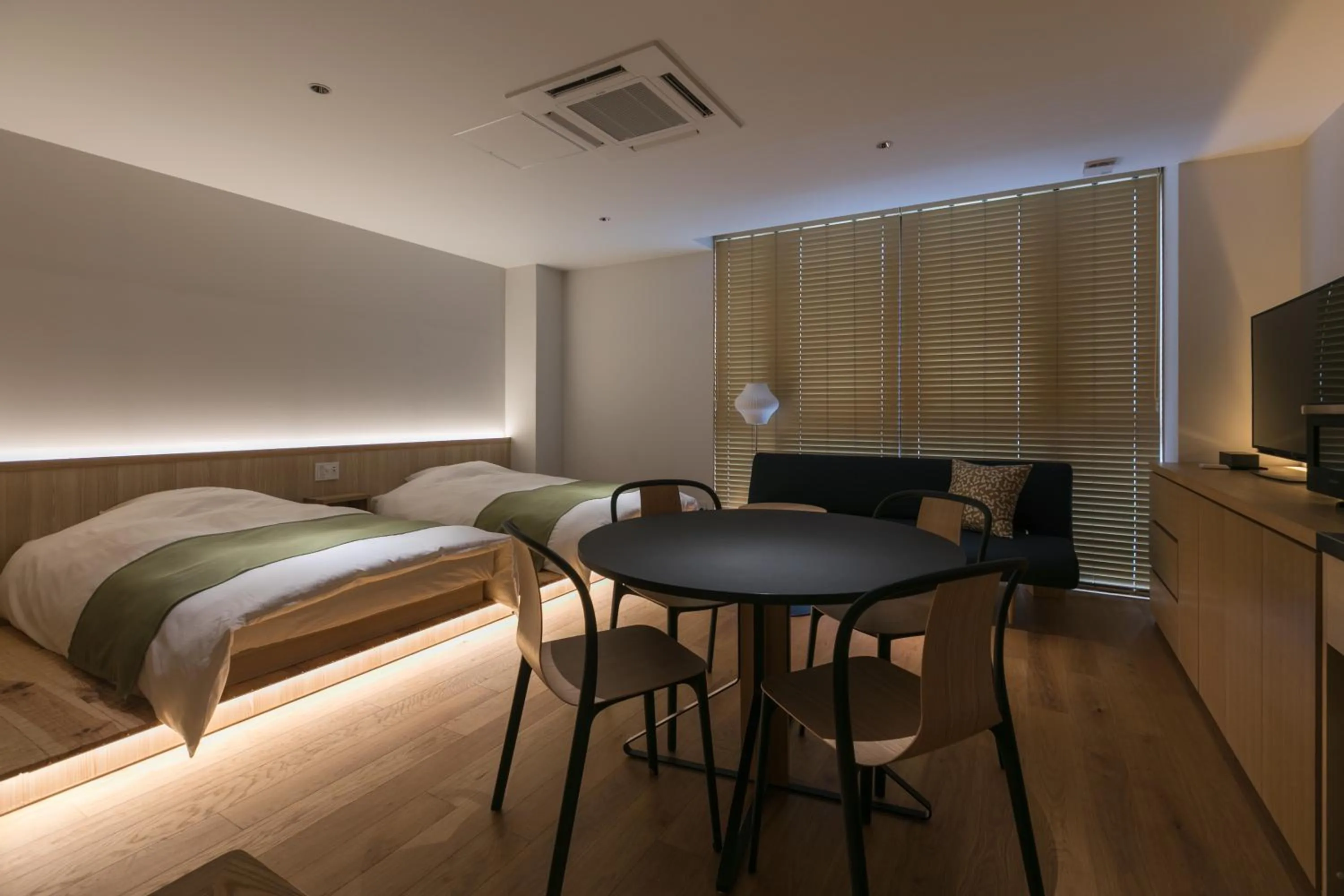 Photo of the whole room, Bed in Design Hotel Kyoto Fuyacho