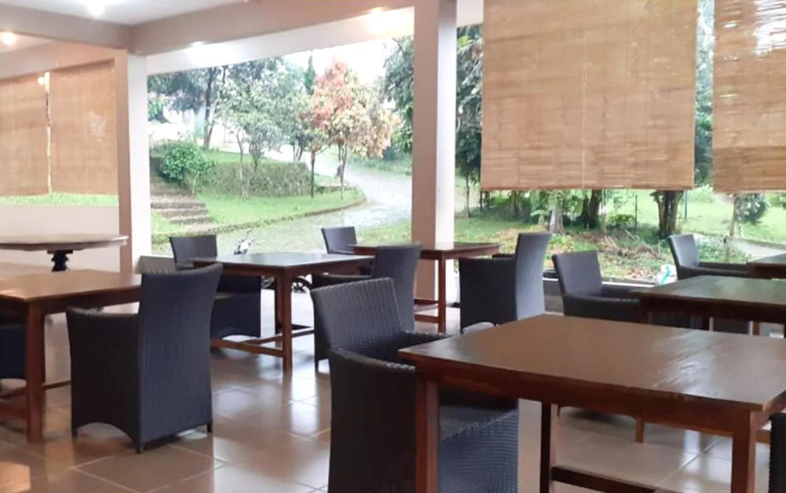 Bumi Ciboled Mitra RedDoorz near Gerbang Tol Pamulihan