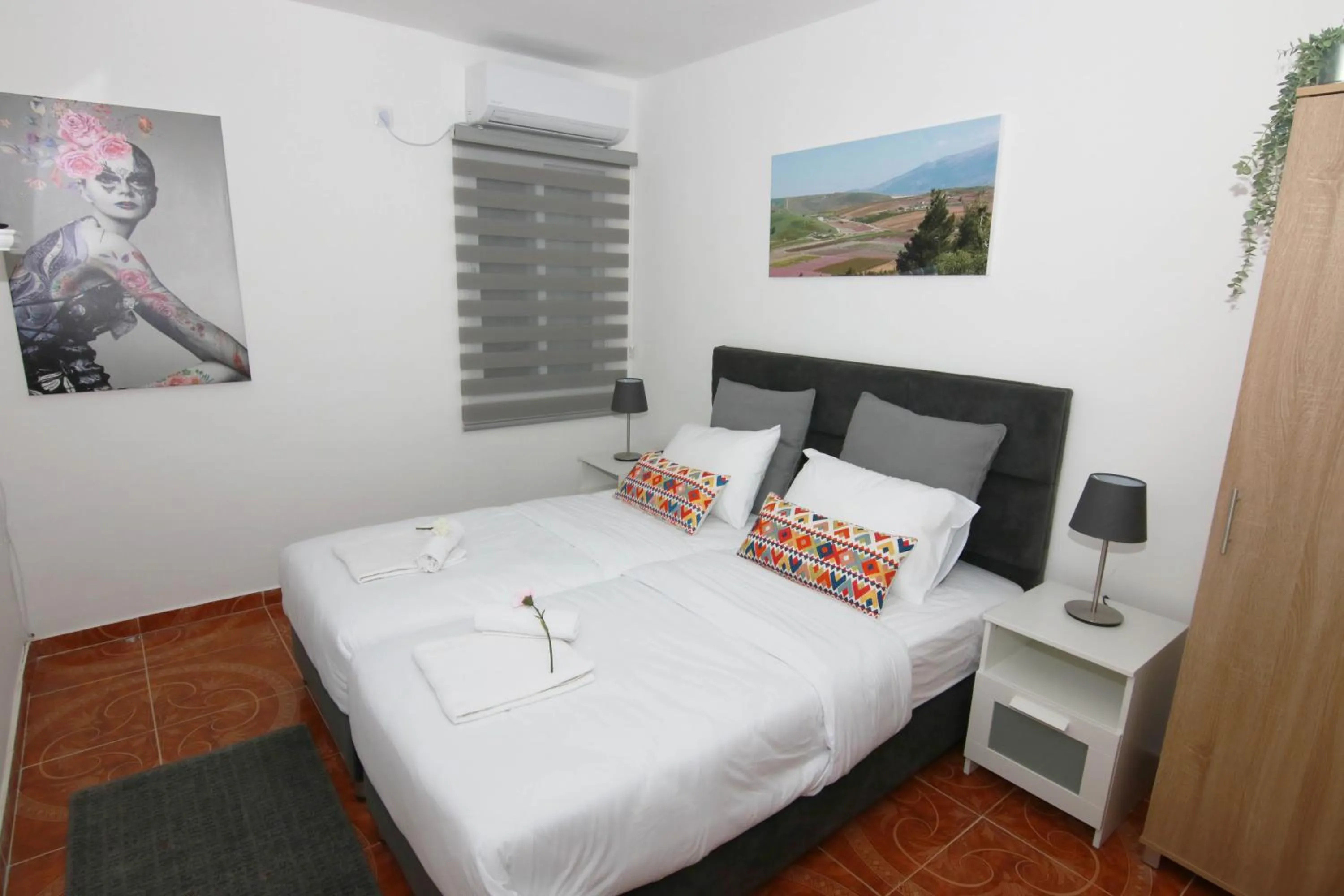 Bed in עדן במדבר - eden in desert