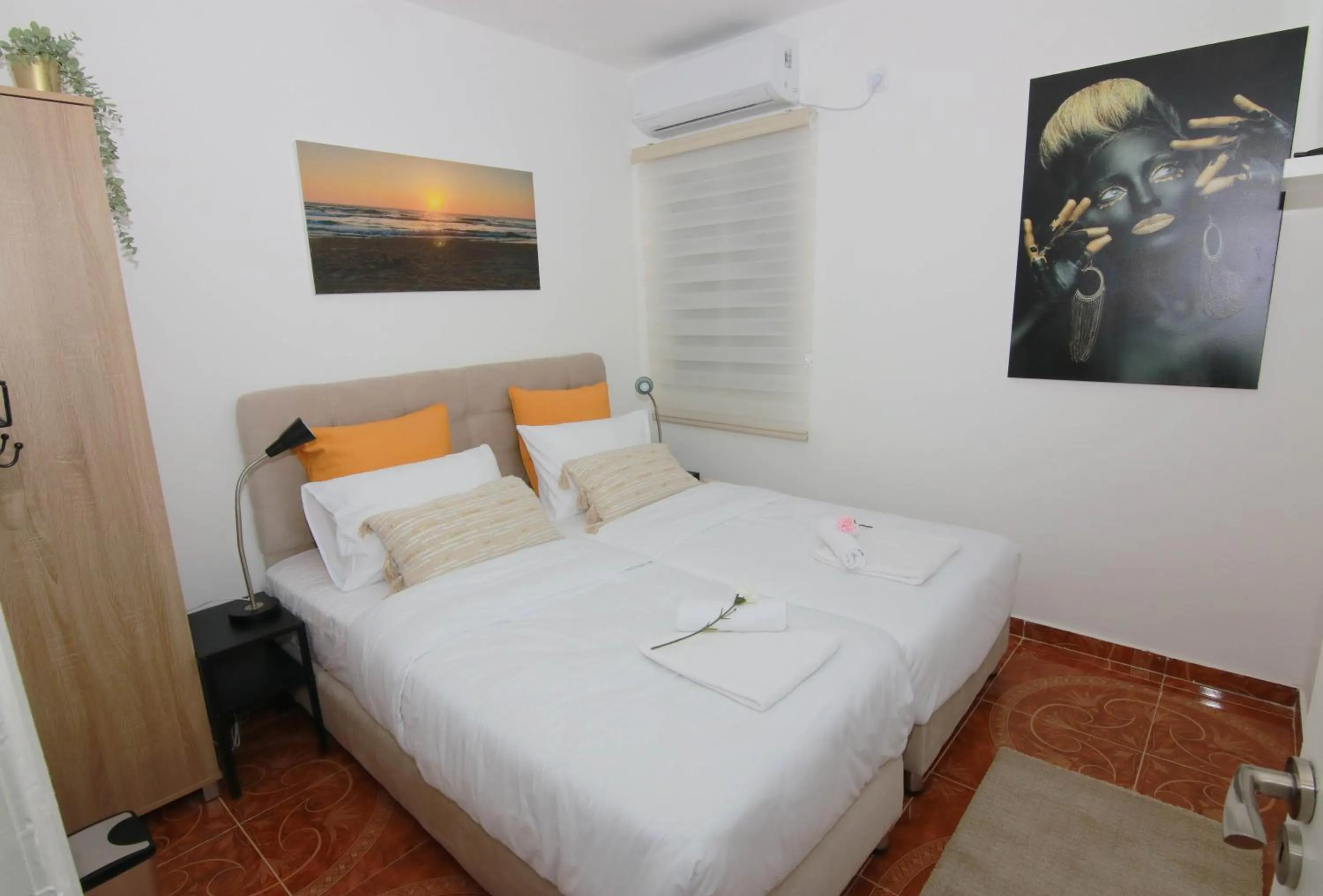 Bed in עדן במדבר - eden in desert