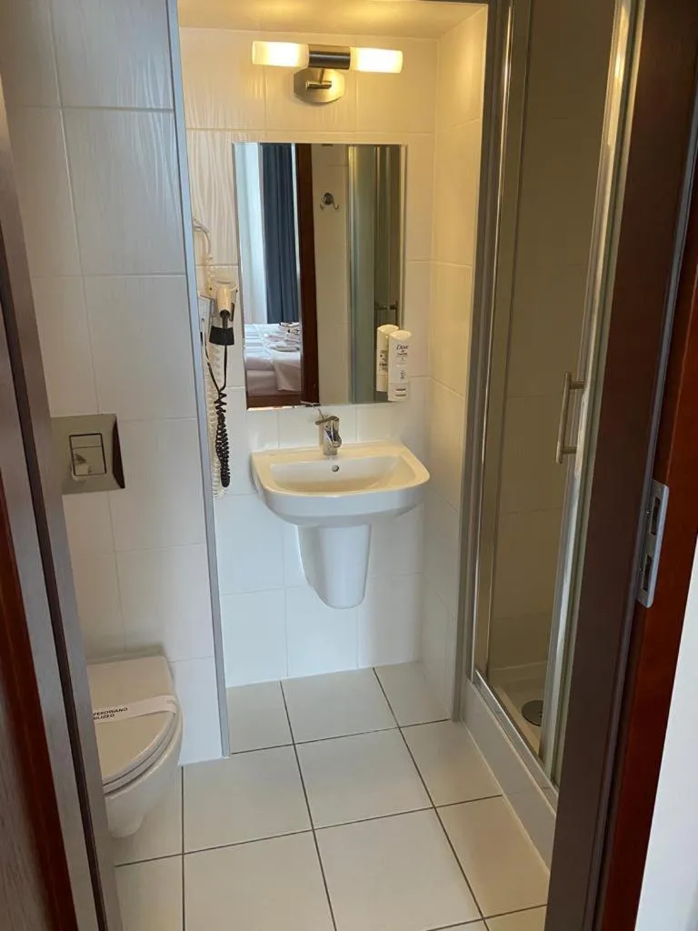 Shower in Willa Murka