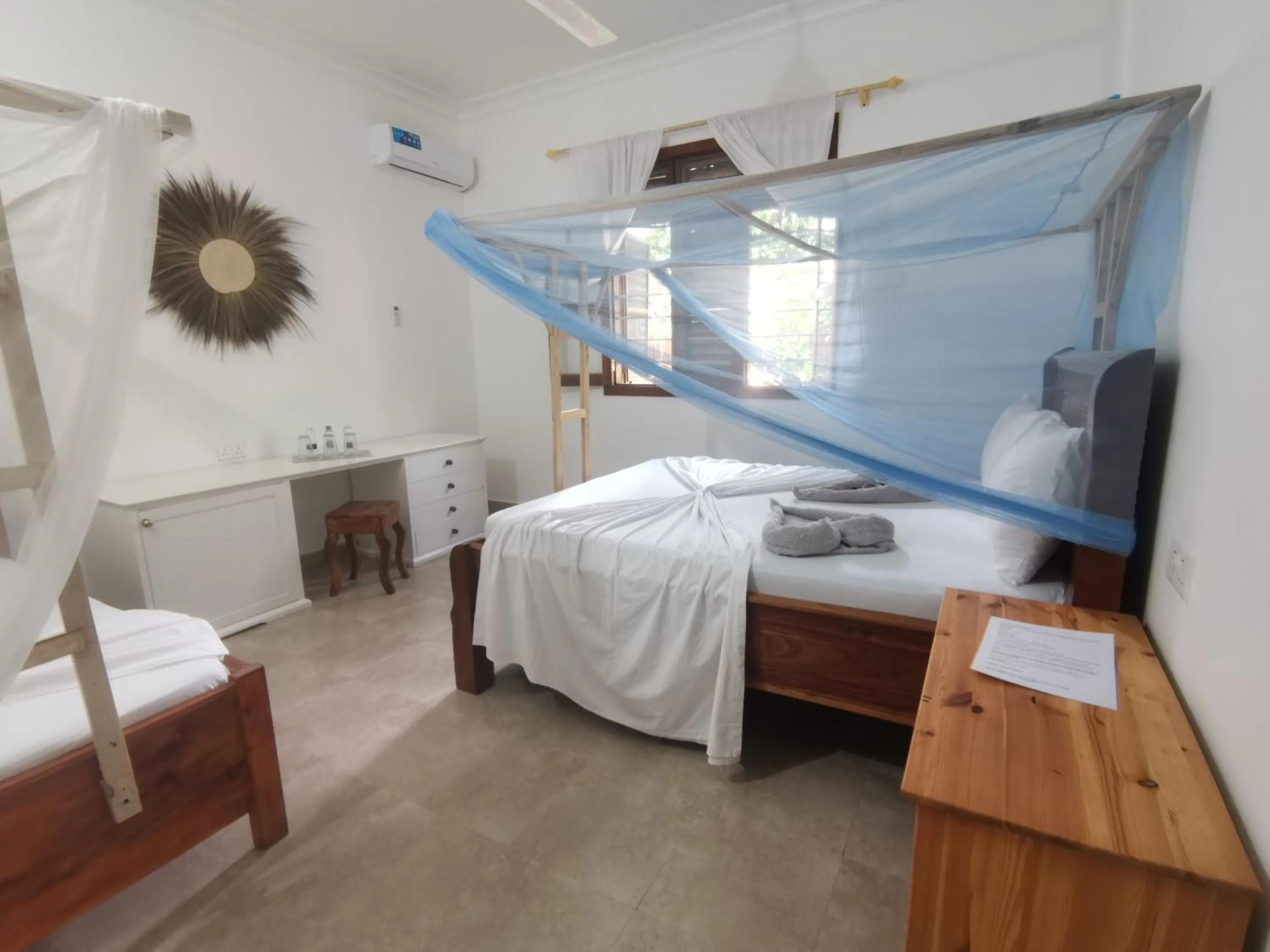 Bed in Savi House Nungwi