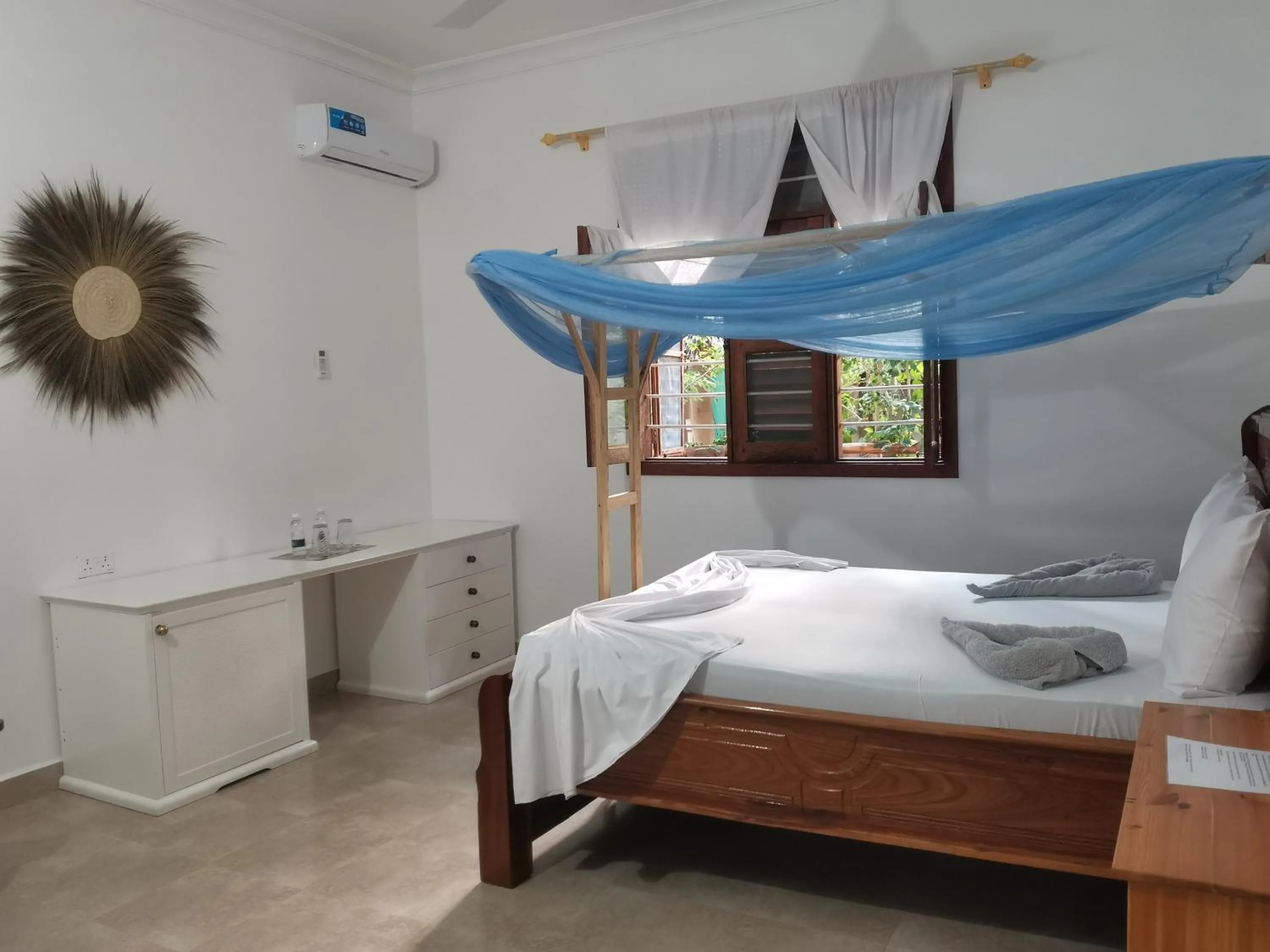 Bed in Savi House Nungwi