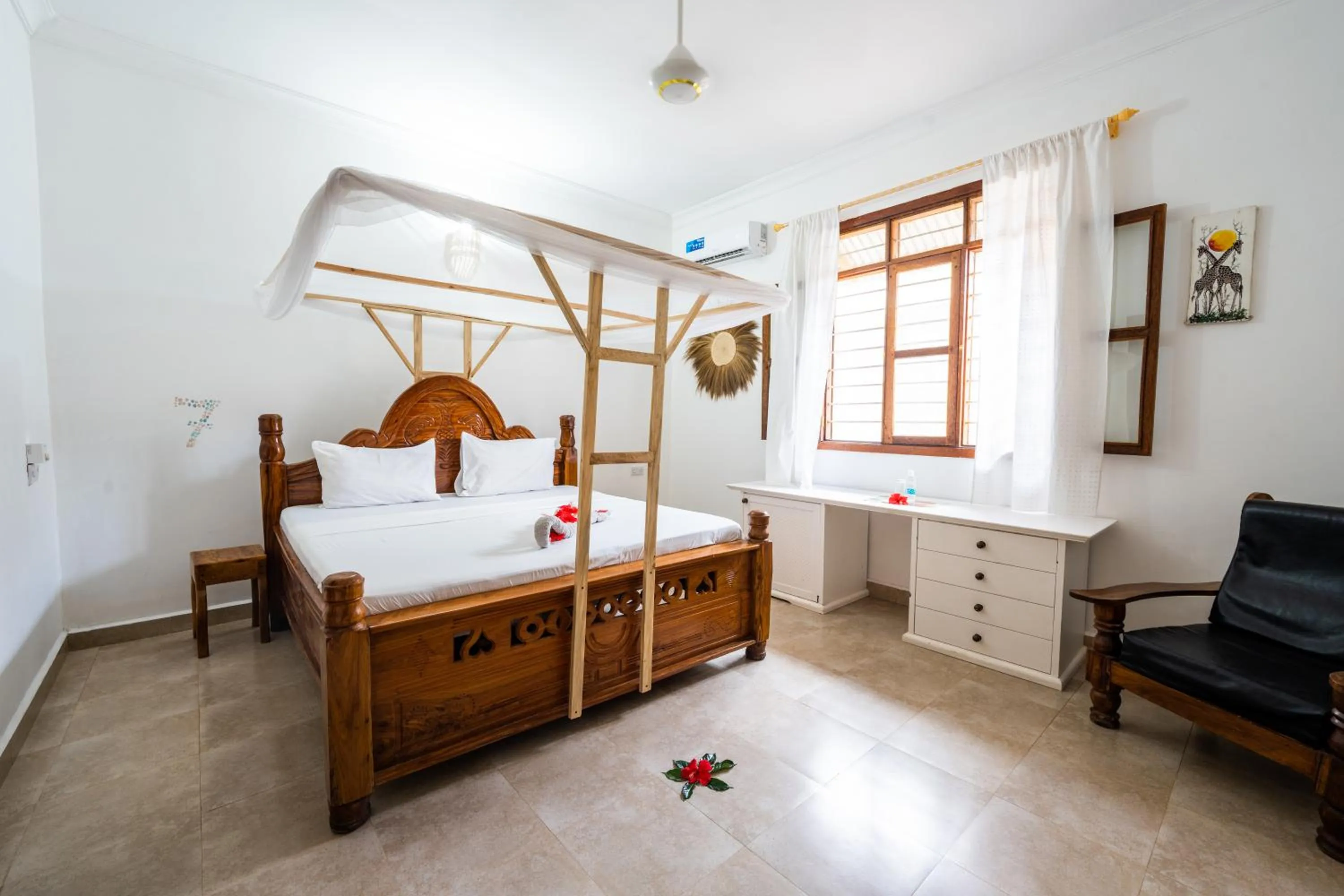 Bed in Savi House Nungwi