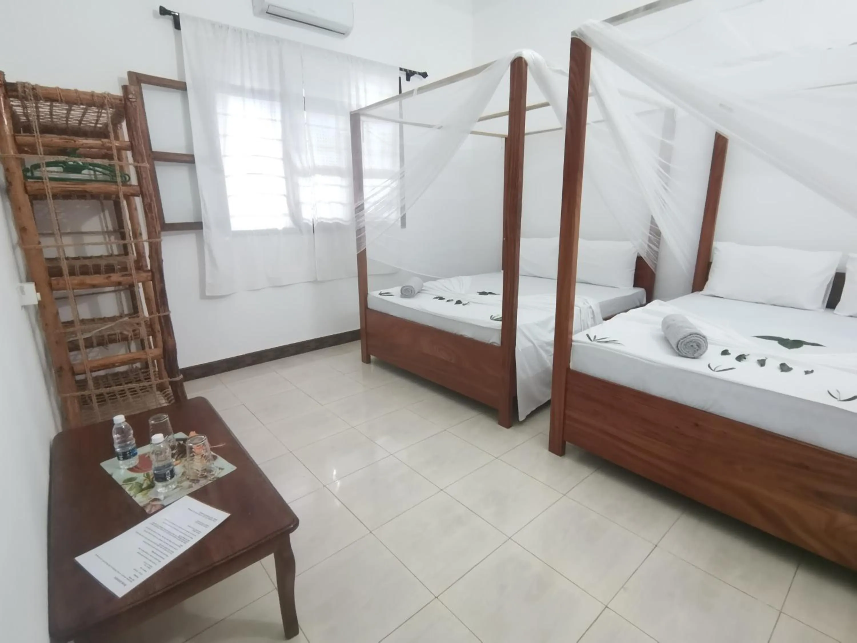 Bed in Savi House Nungwi