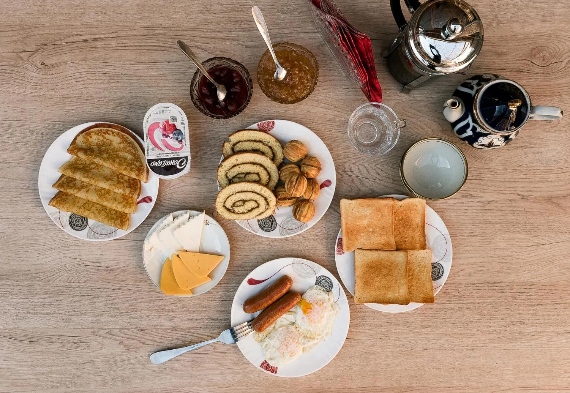 Breakfast in Old Radio hostel