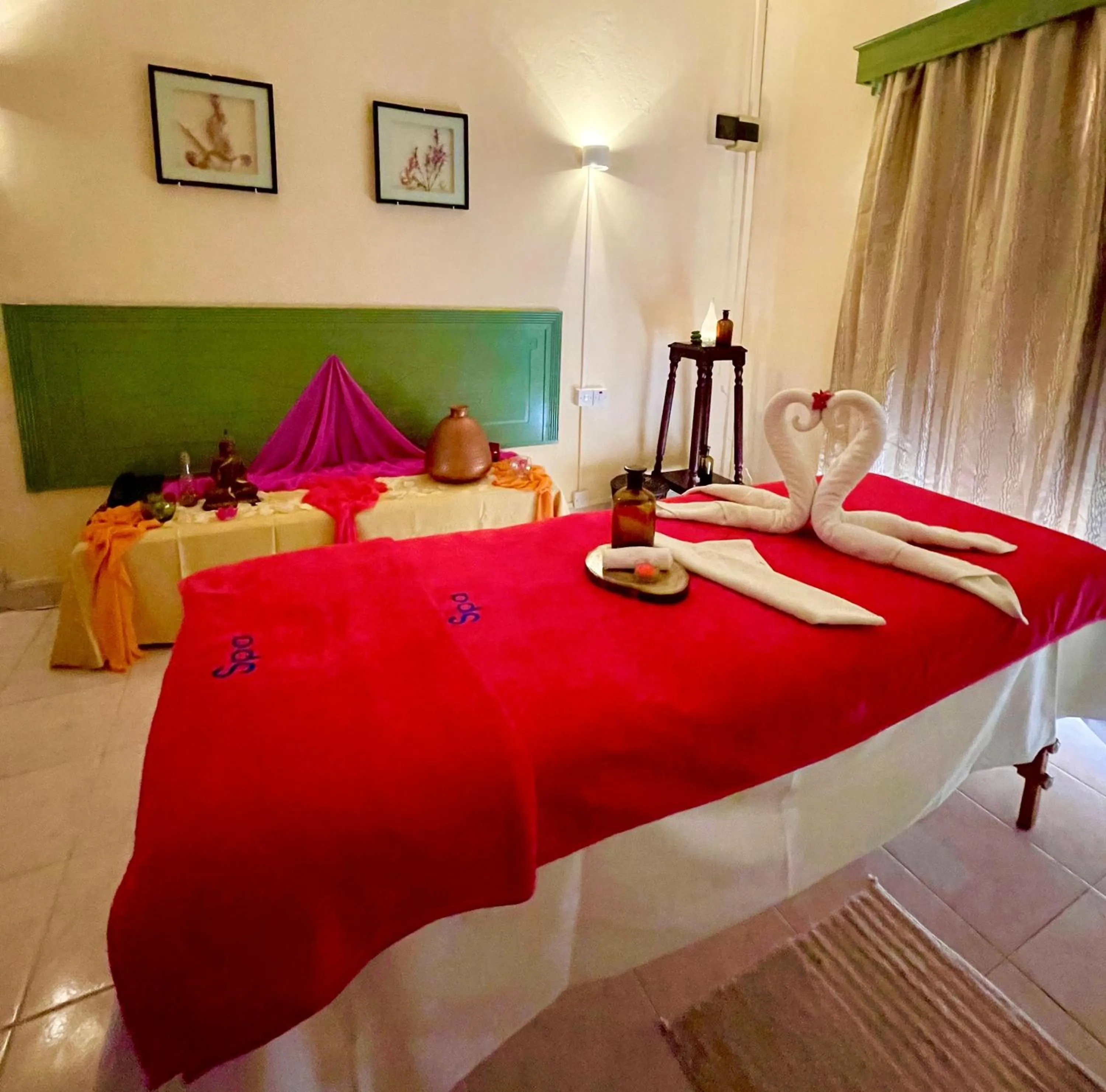 Spa and wellness centre/facilities, Bed in Silver Beach Hotel