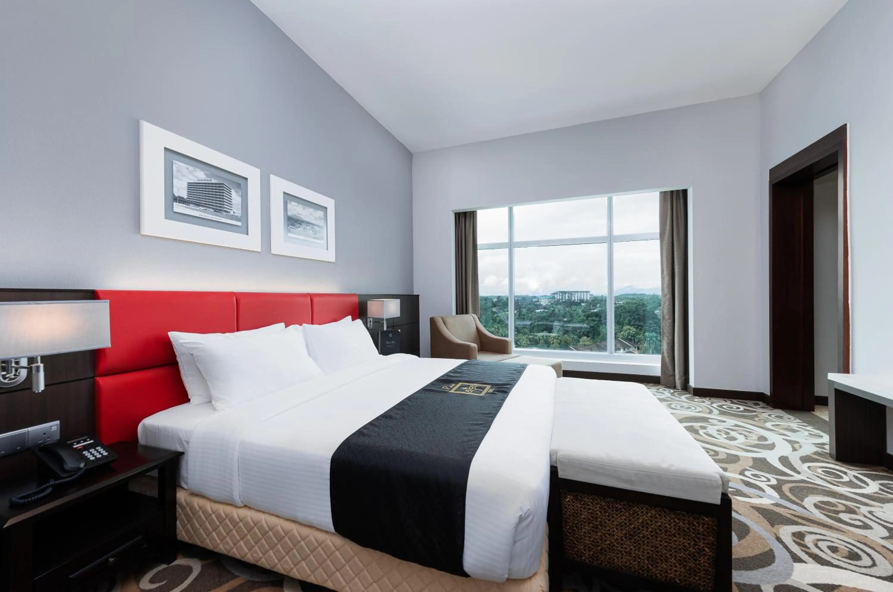 Bed in Raia Hotel & Convention Centre Kuching