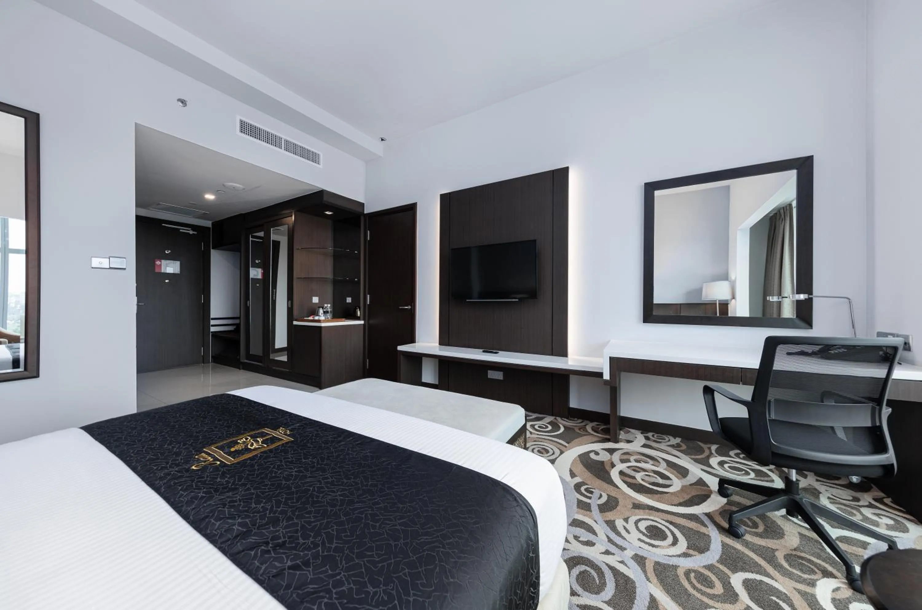 Bed in Raia Hotel & Convention Centre Kuching