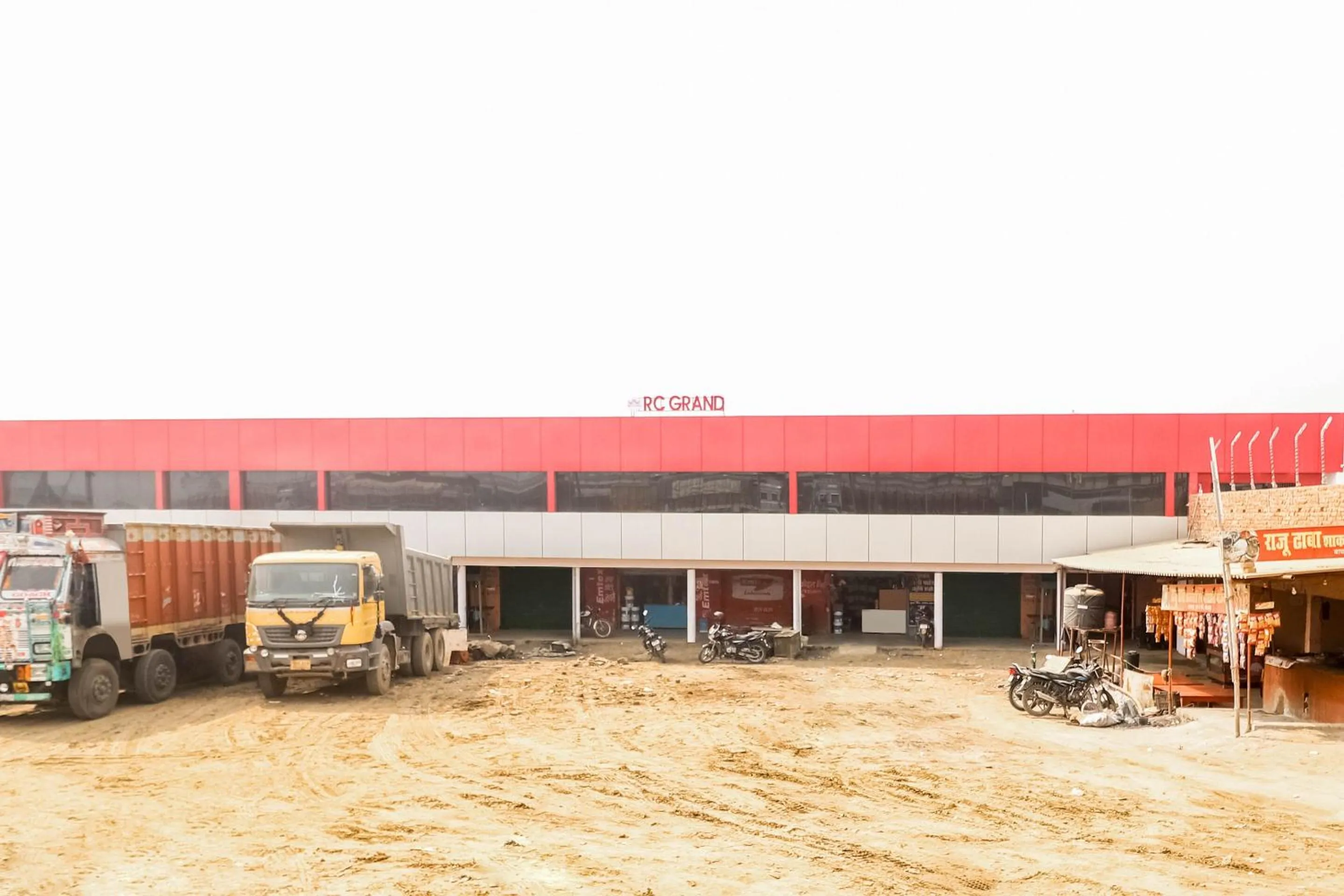 Facade/entrance in Hotel O by OYO R.K. INN