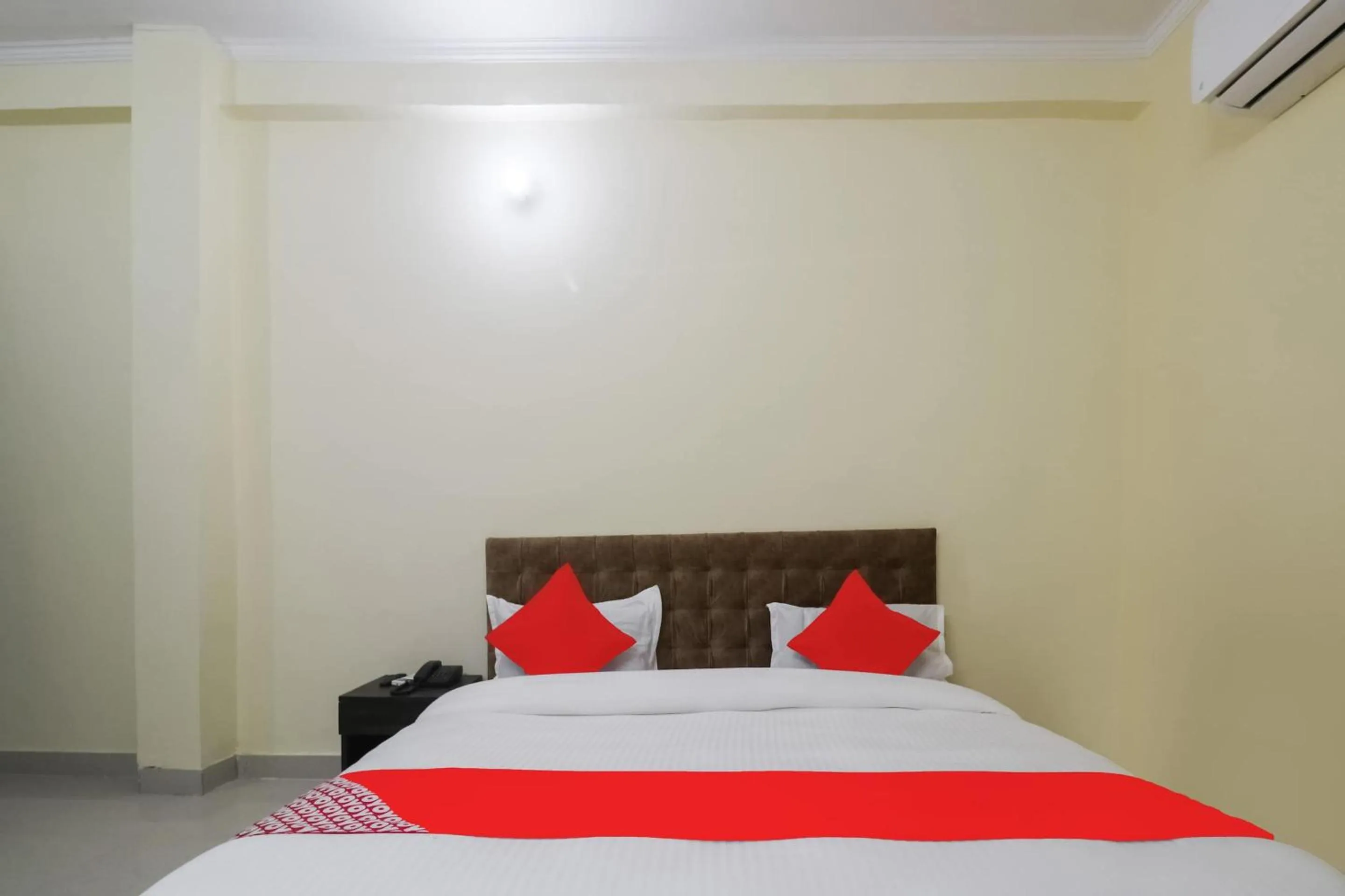 Bathroom, Bed in Hotel O by OYO R.K. INN