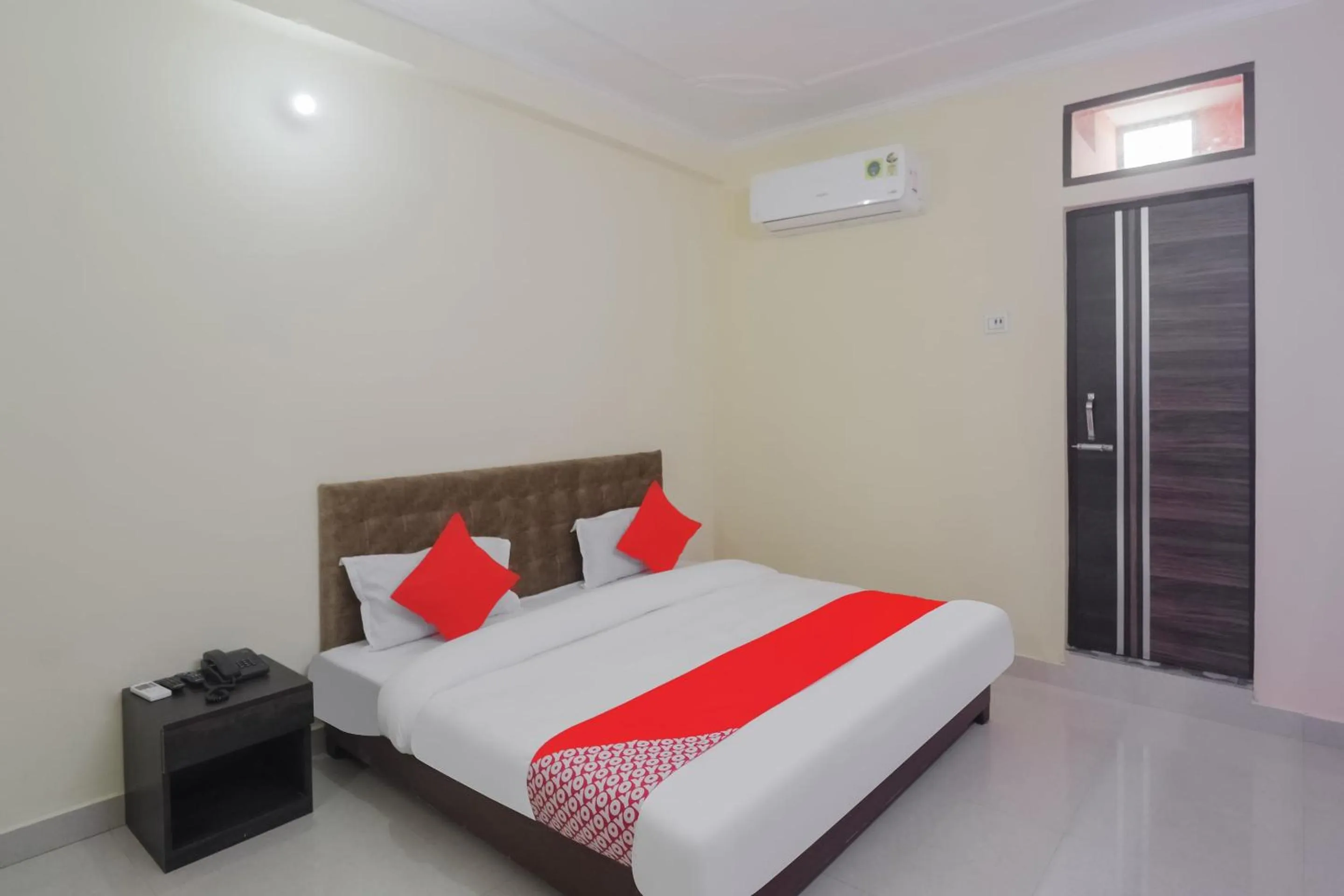 Bedroom, Bed in Hotel O by OYO R.K. INN