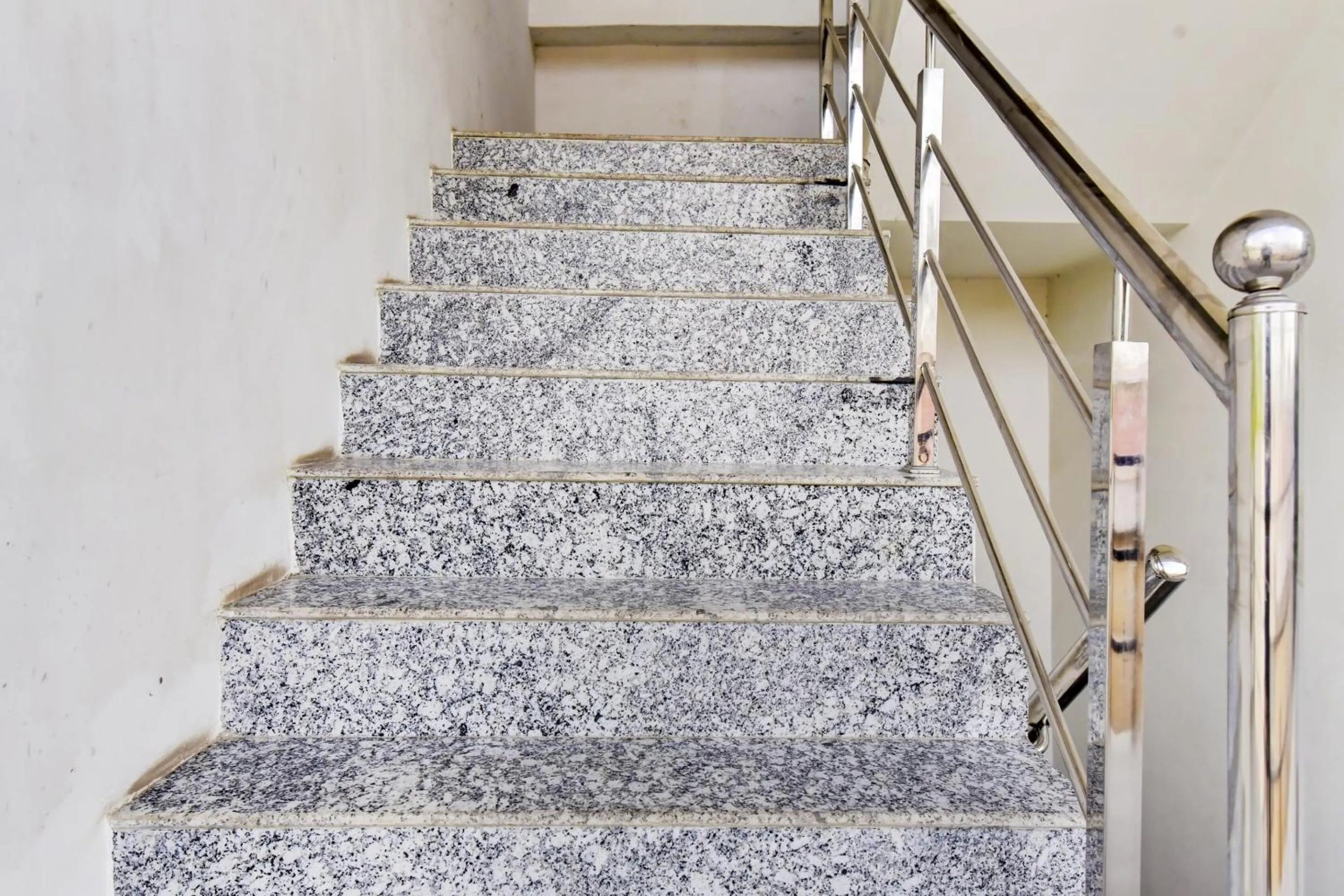 Lobby or reception in Hotel O Paradise Inn