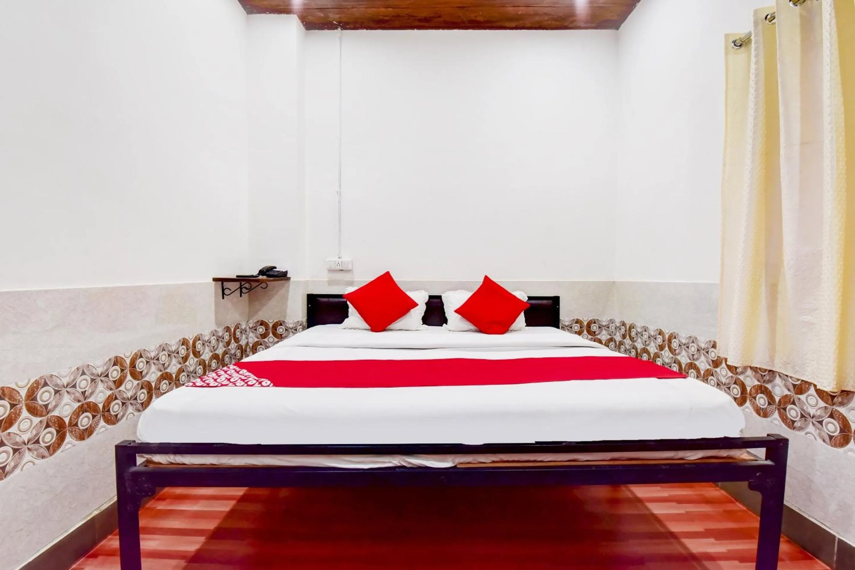 Bedroom, Bed in Hotel O Paradise Inn