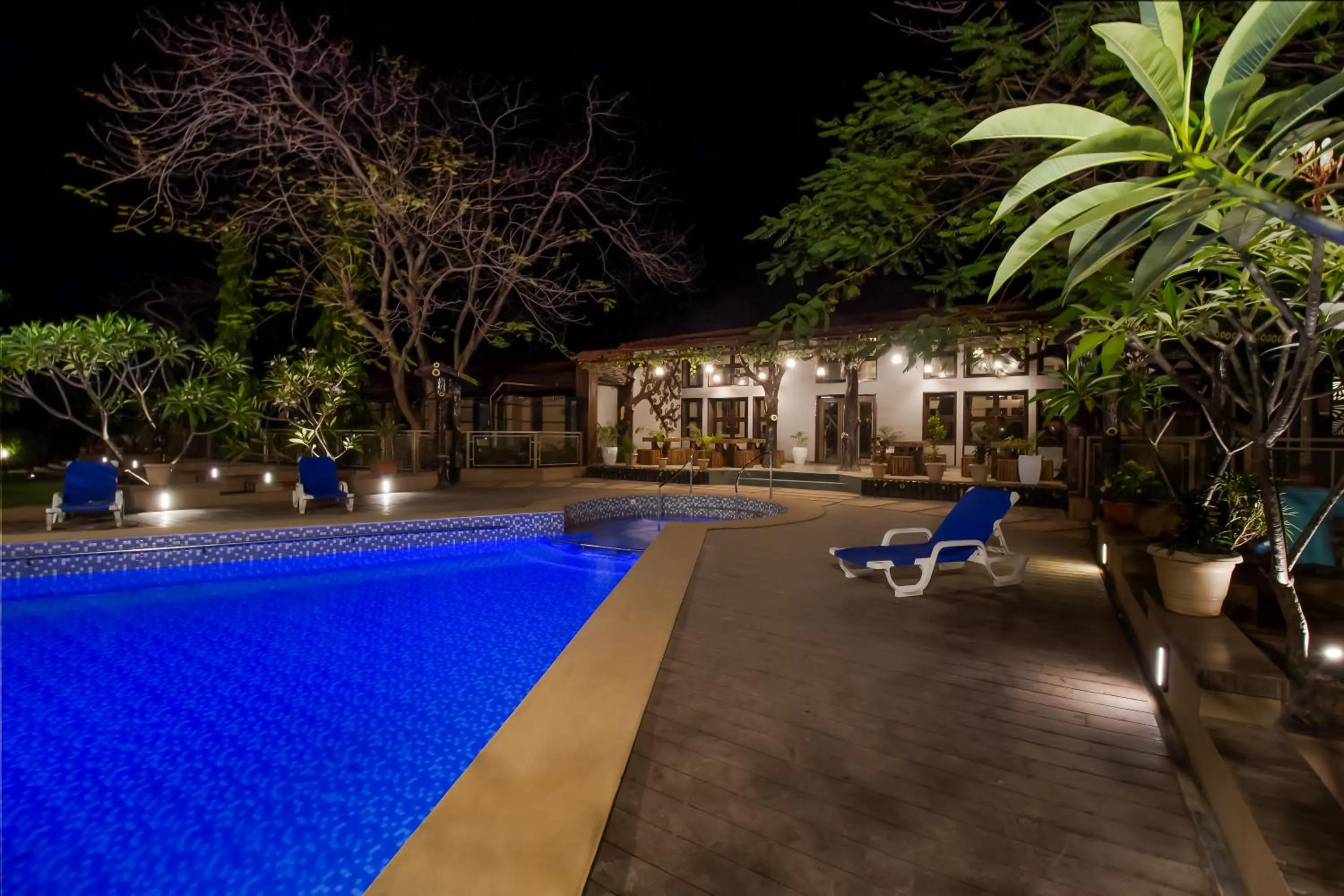 Swimming pool in Club Mahindra Netrang