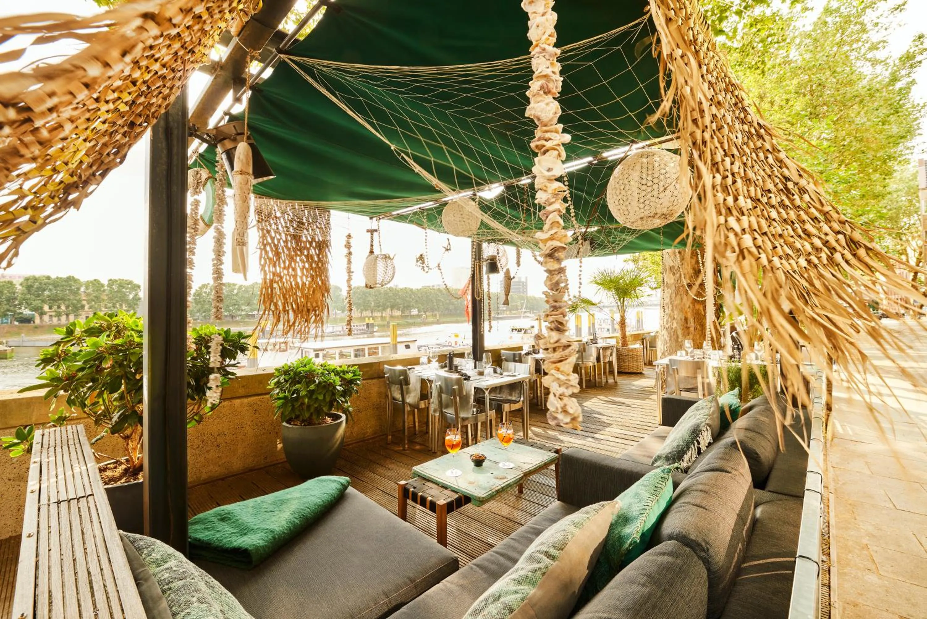 Restaurant/places to eat in Nena Hotel Bremen