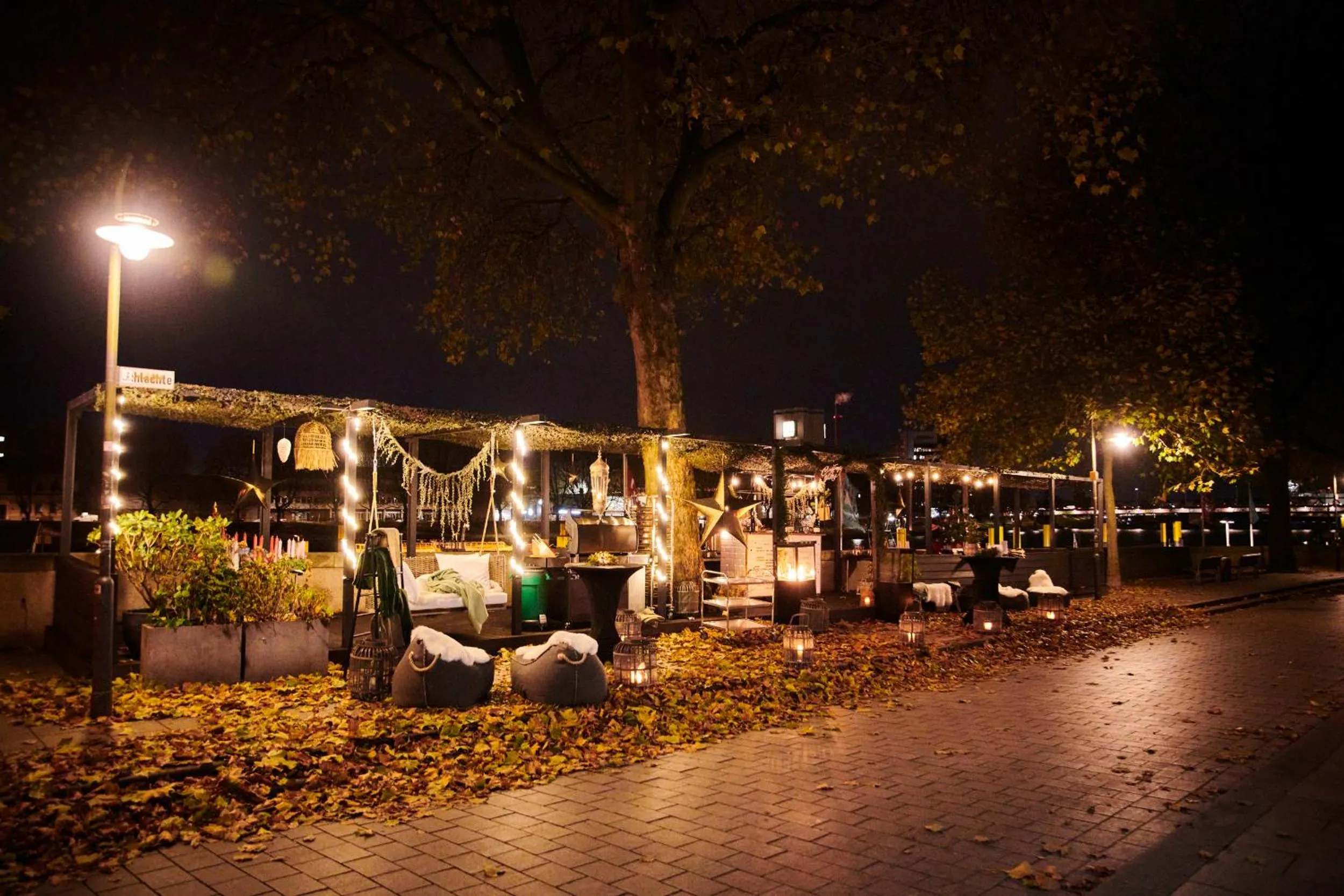 Restaurant/places to eat in Nena Hotel Bremen