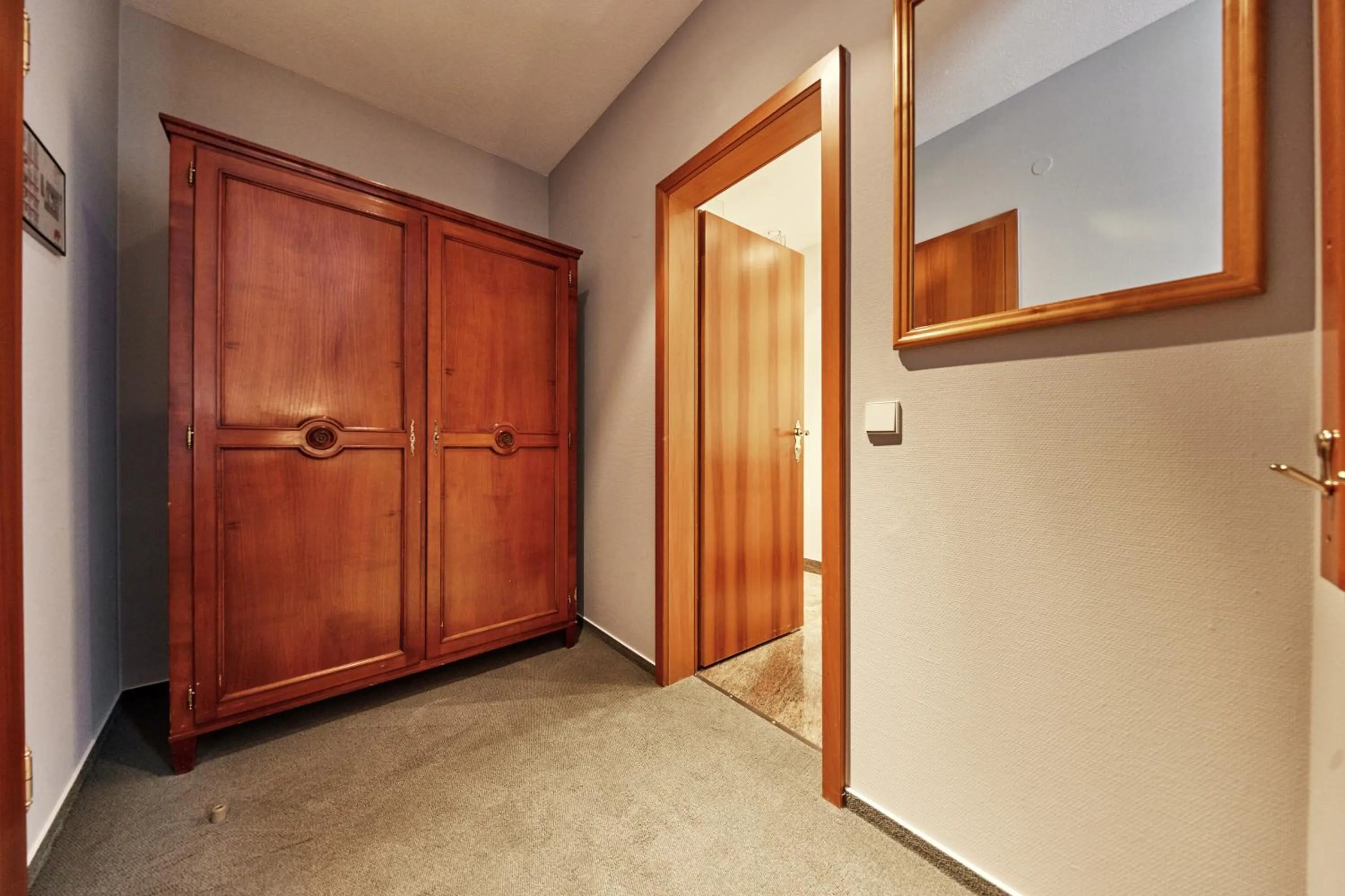 wardrobe in Zum Roten Bären