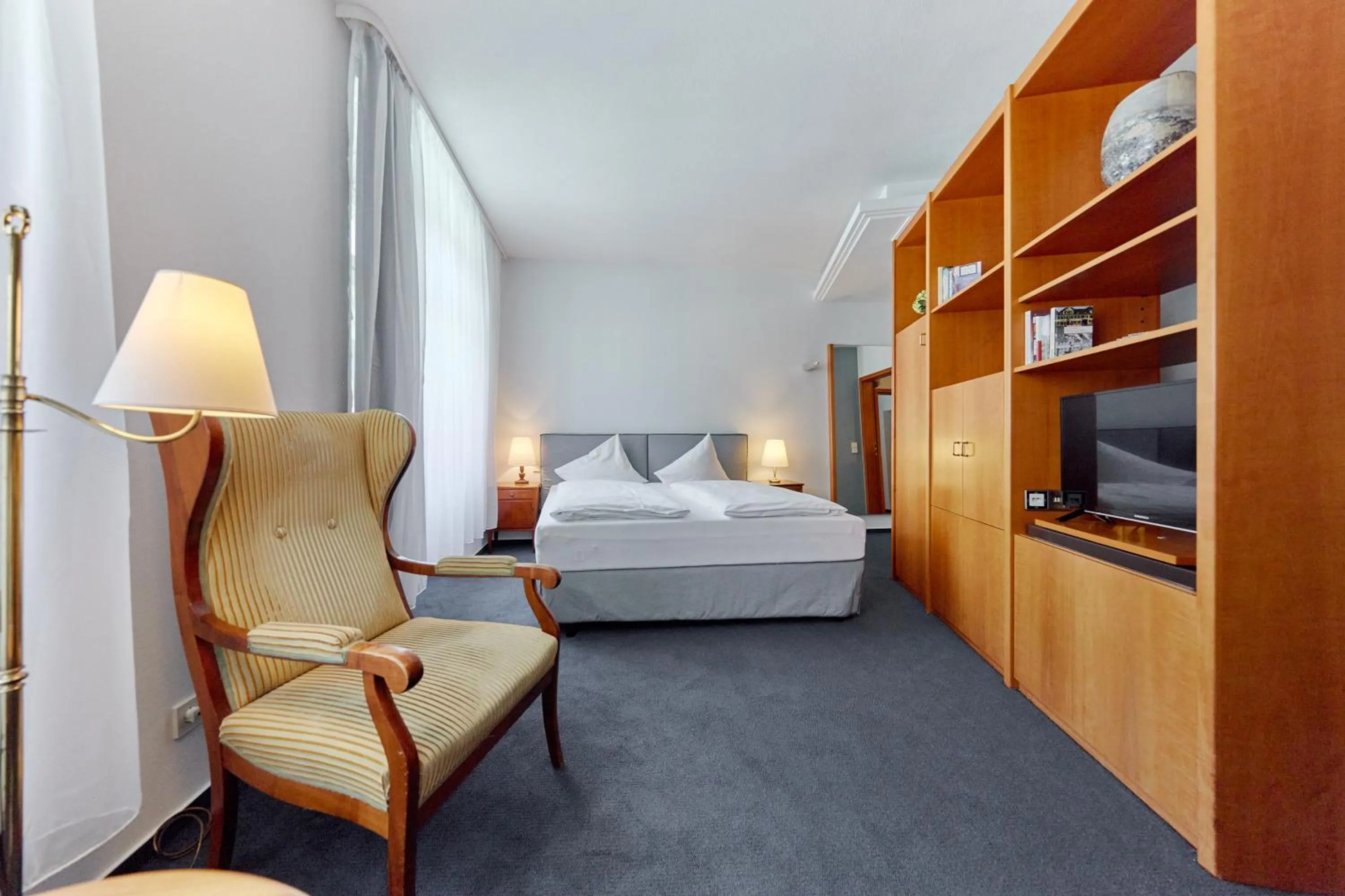 Photo of the whole room, Bed in Zum Roten Bären