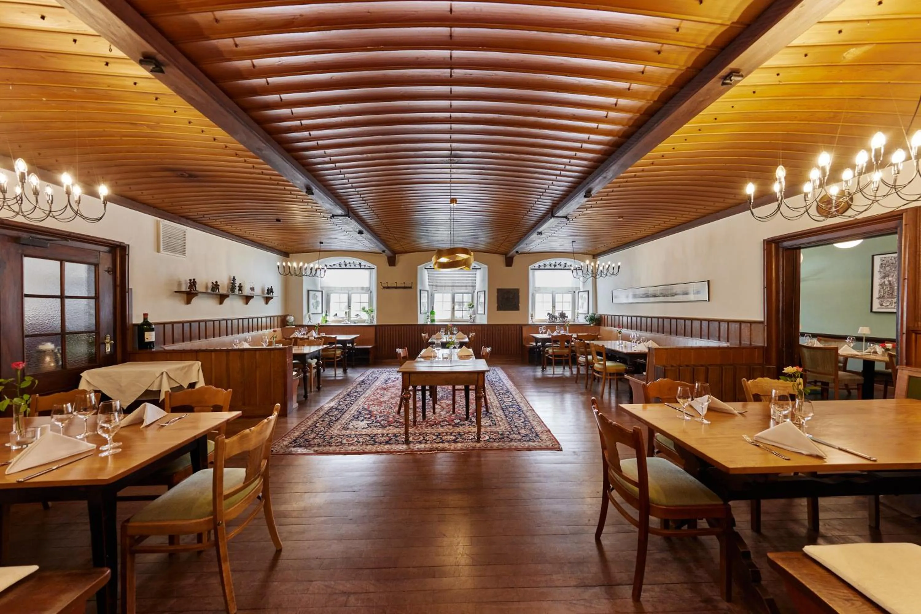 Restaurant/places to eat in Zum Roten Bären