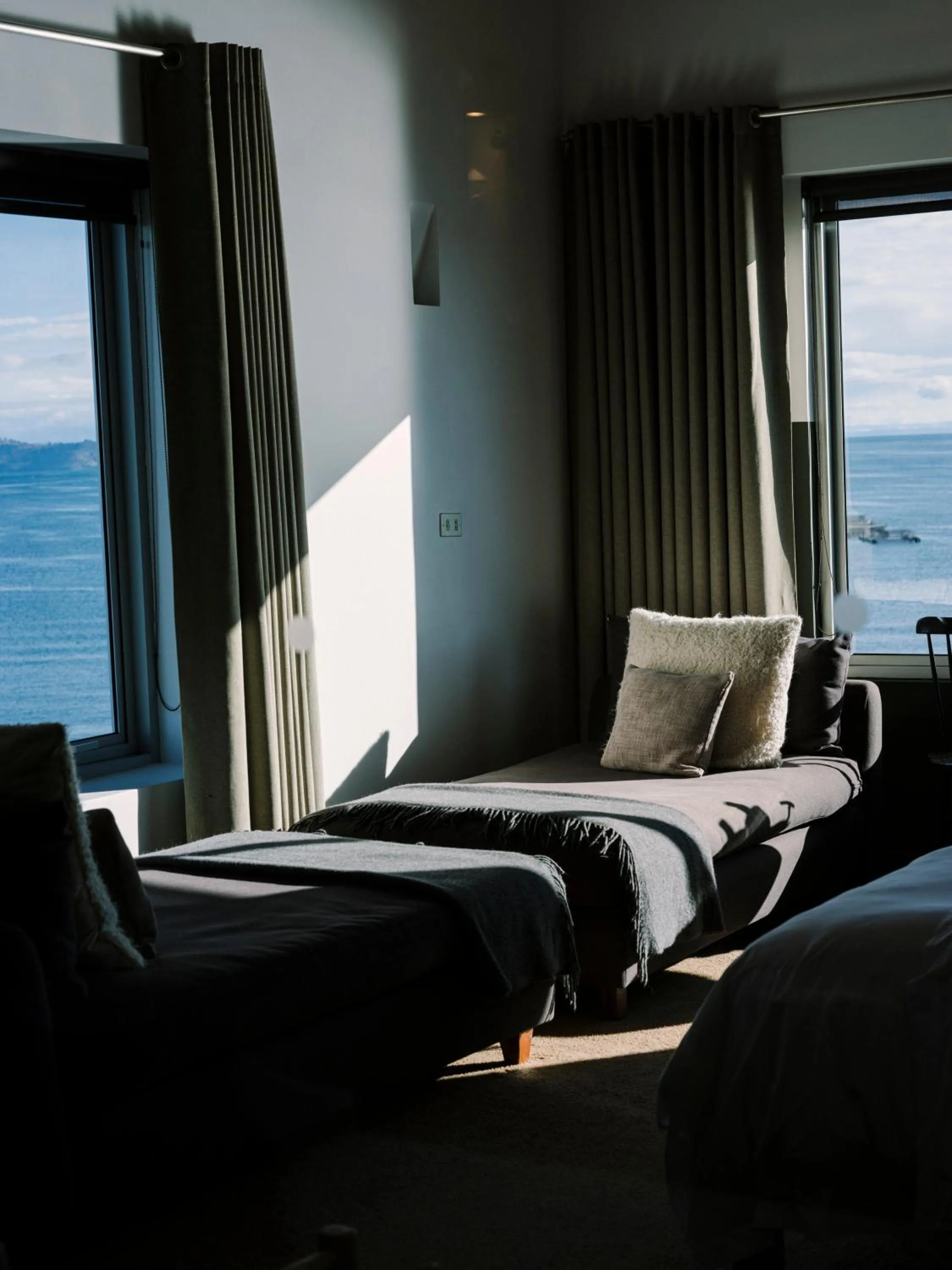 Bed in Titilaka by Andean