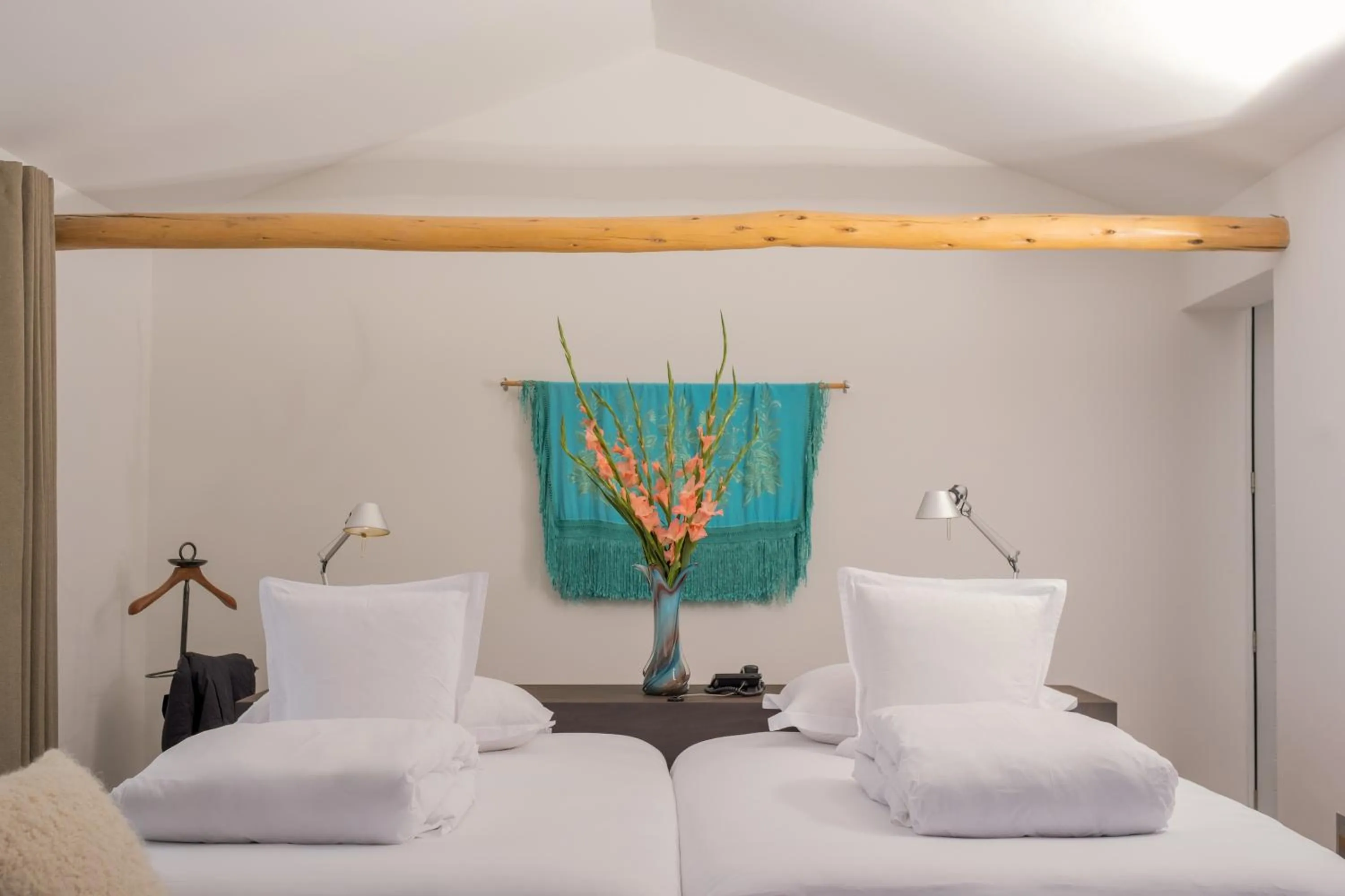 Bed in Titilaka by Andean